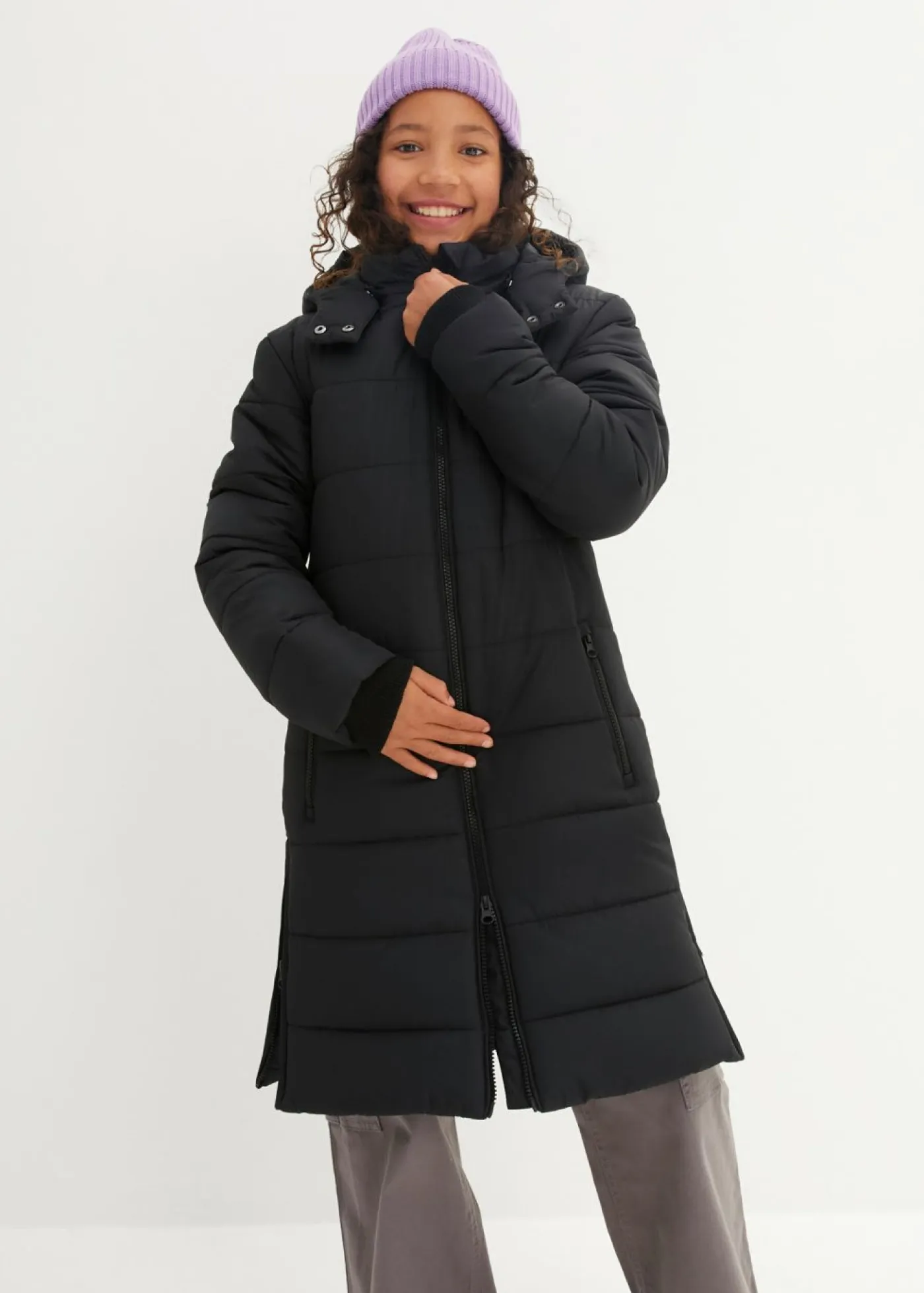 Niños bonprix bonprix Abrigo acolchado con capucha desmontable