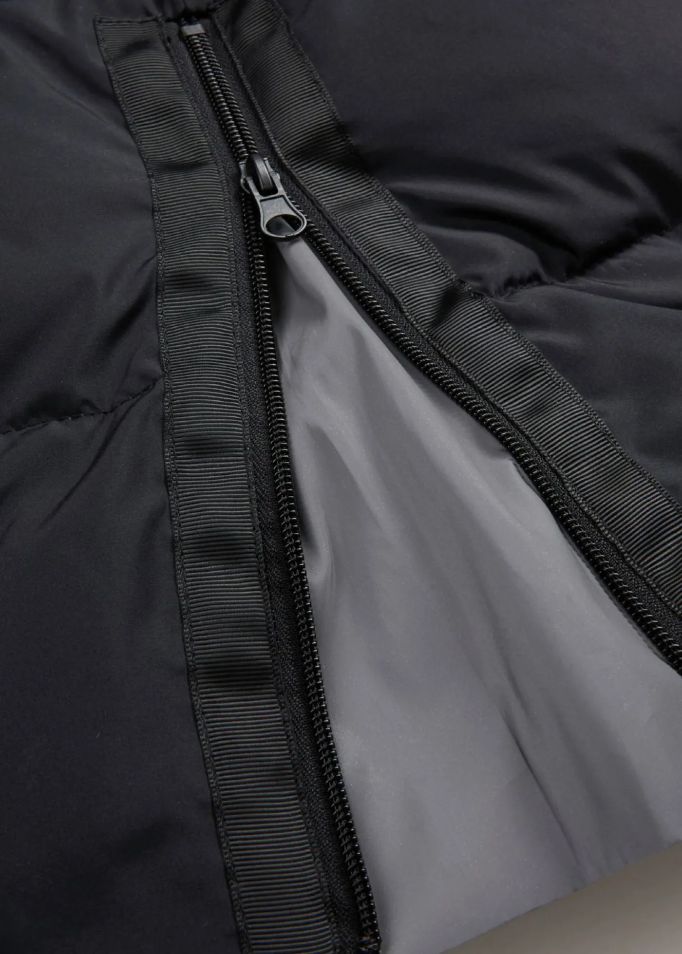 bonprix bonprix Chaquetas Y Abrigos>Abrigo con plumón reciclado y tecnología térmica aislante Negro