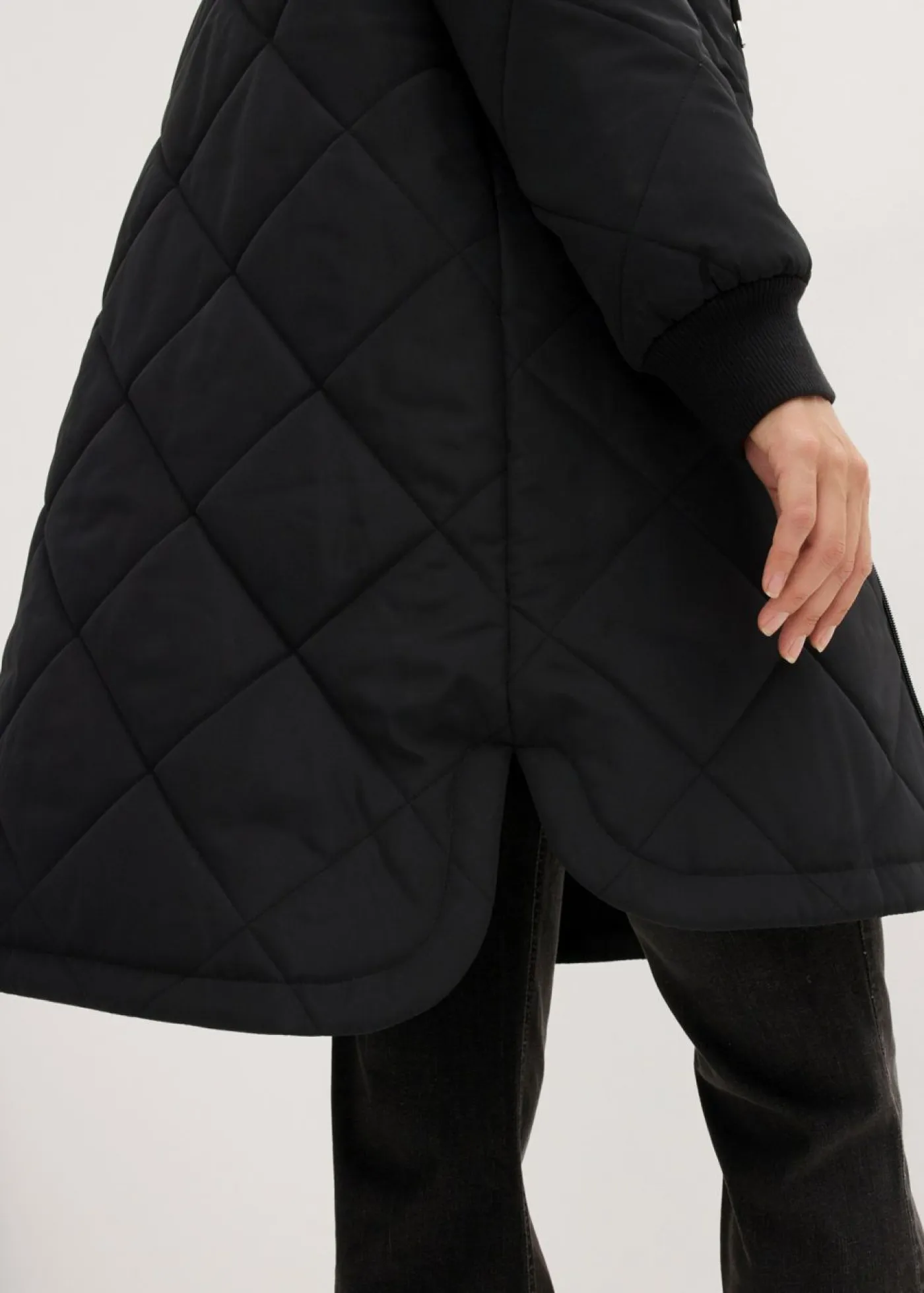 Mujer bonprix bonprix Abrigo corto con capucha y acolchado