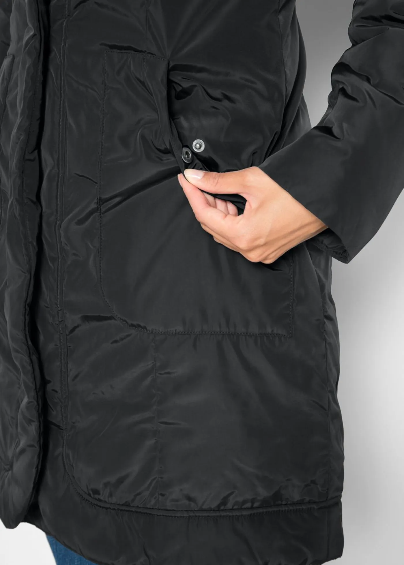 bonprix bonprix Chaquetas Y Abrigos>Abrigo corto ligeramente acolchado con capucha Negro