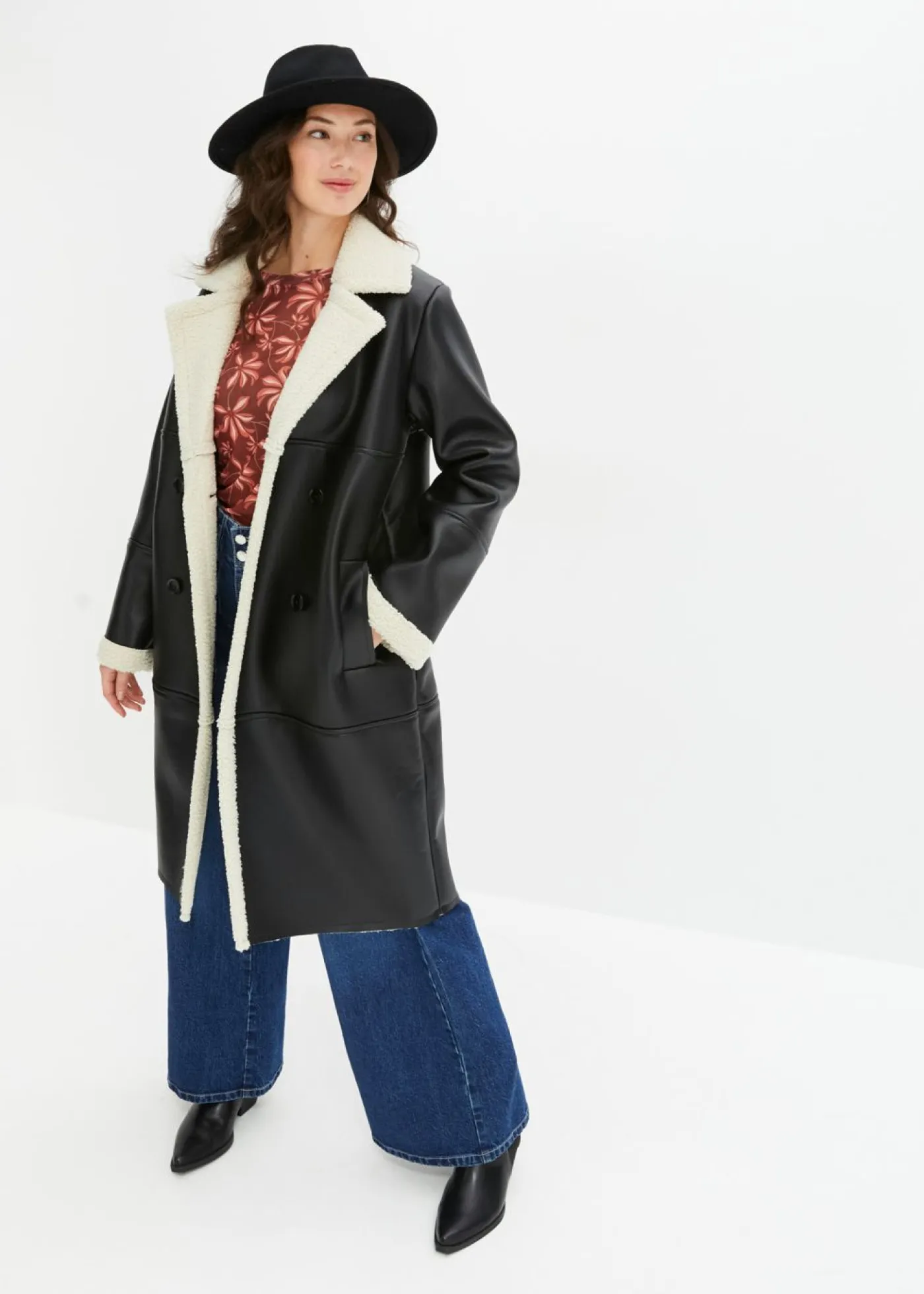 bonprix bonprix Chaquetas Y Abrigos>Abrigo de piel sintética Negro-natural