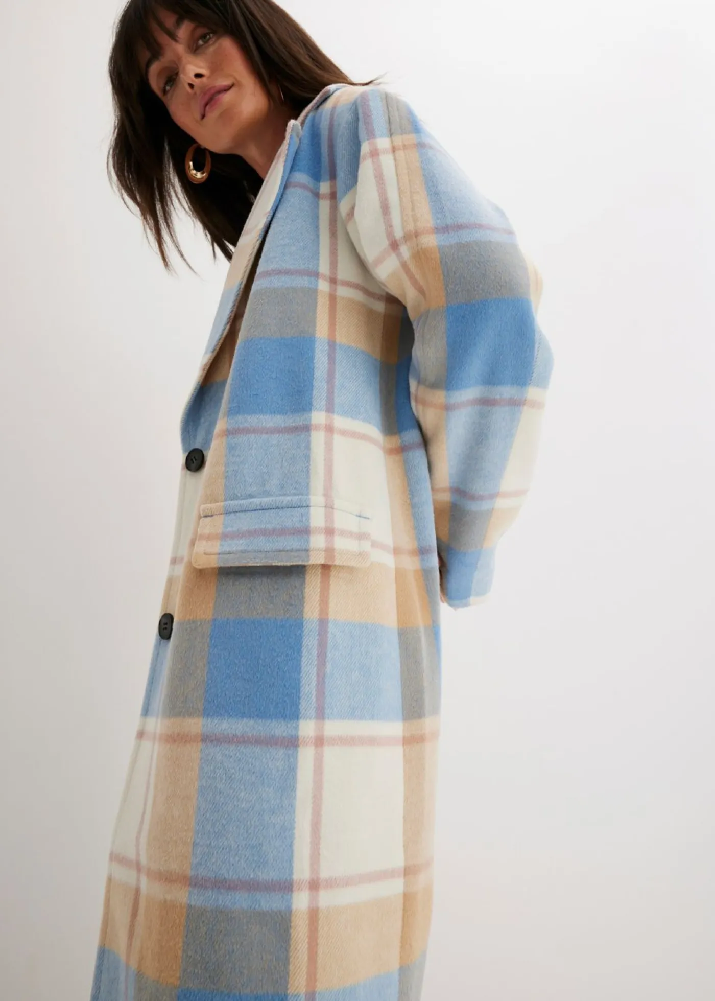 bonprix bonprix Chaquetas Y Abrigos>Abrigo oversize con look de lana azul brillante-blanco lana-café con leche-rosa palo a cuadros