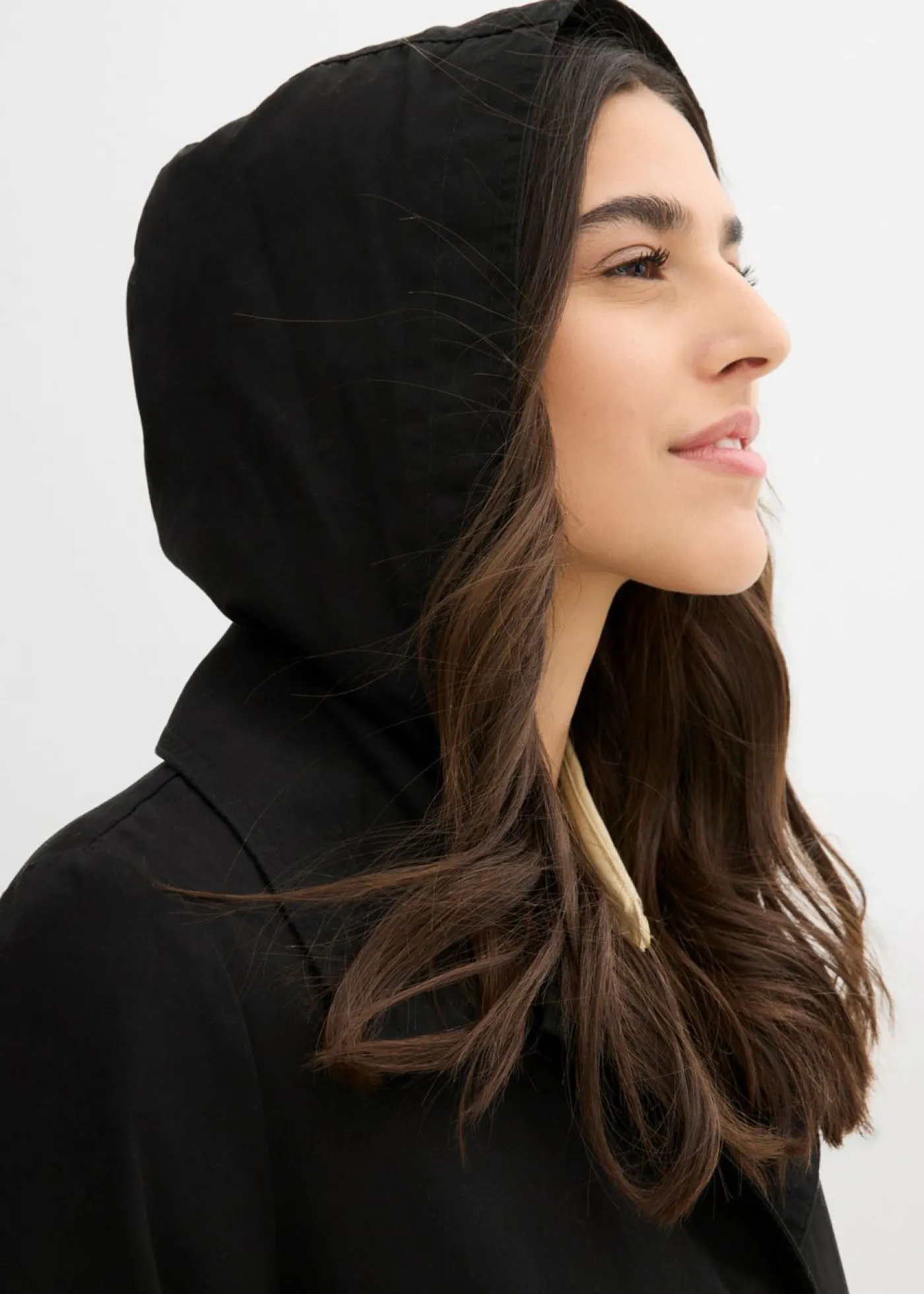 Mujer bonprix bonprix Abrigo tipo trenka con capucha desmontable