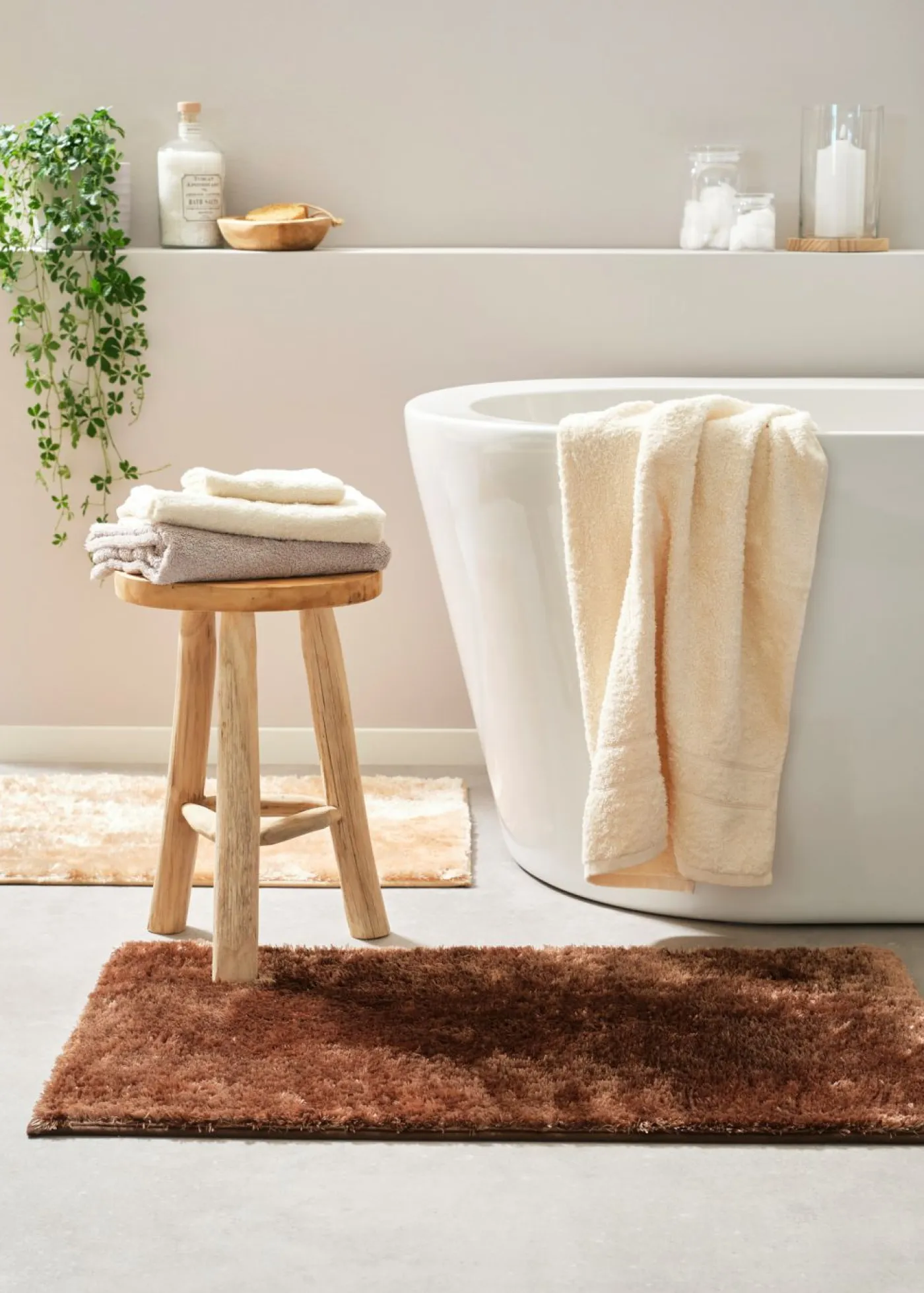 bonprix bonprix Muebles De Baño·Alfombrillas De Baño|Alfombrillas De Baño>Alfombrilla de baño con superficie brillante Beige