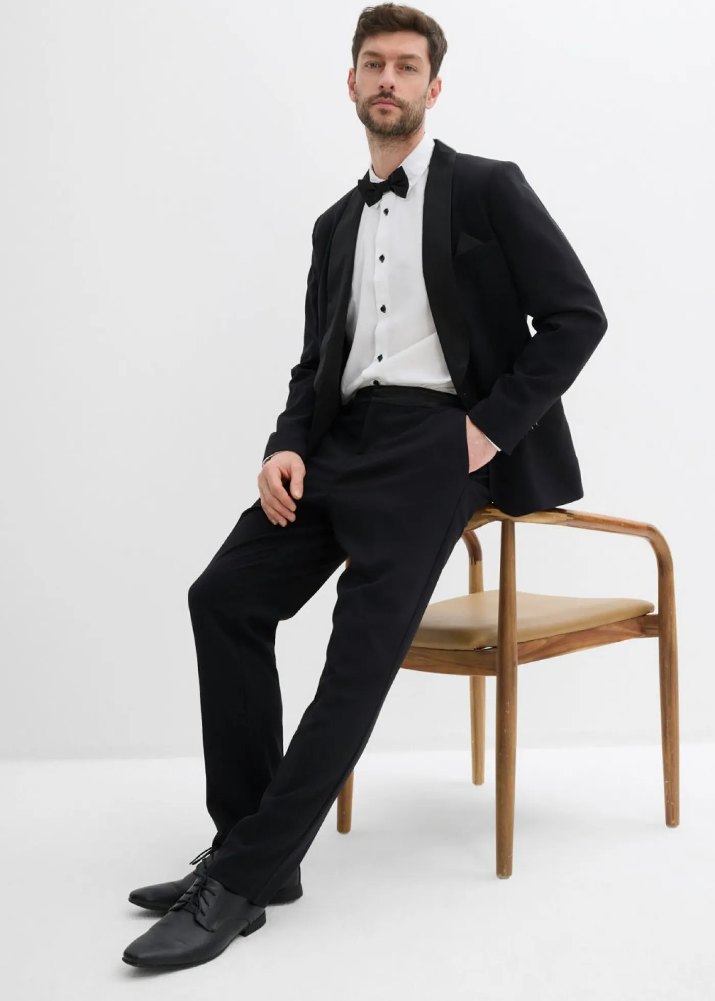 Hombre bonprix bonprix Americana de esmoquin con elástico y corte ajustado