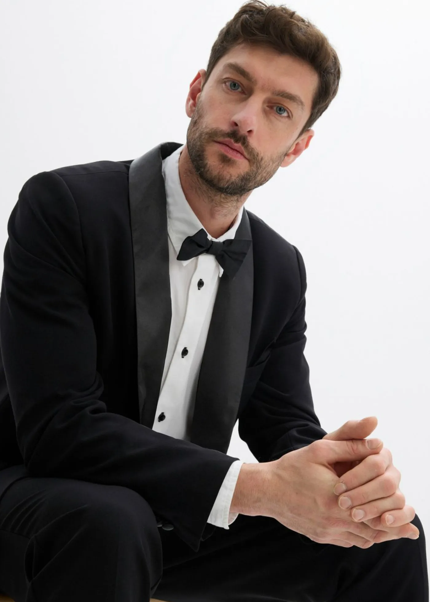 Hombre bonprix bonprix Americana de esmoquin con elástico y corte ajustado