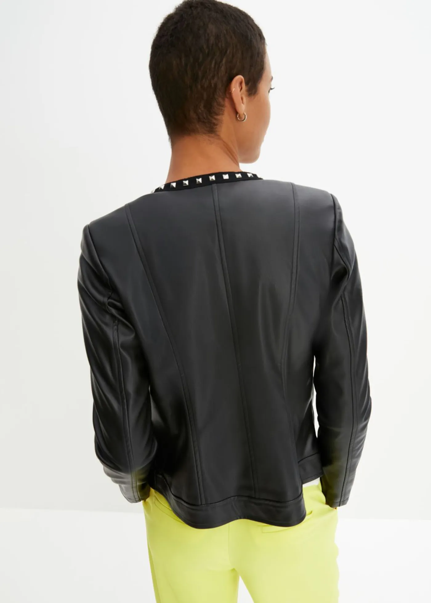 bonprix bonprix Blazers|Novedades>Americana de piel sintética con tachuelas Negro