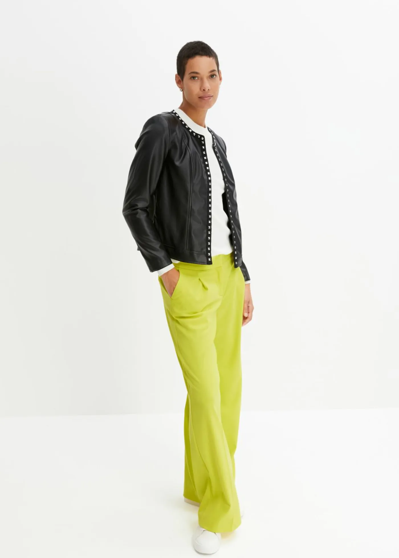 bonprix bonprix Blazers|Novedades>Americana de piel sintética con tachuelas Negro