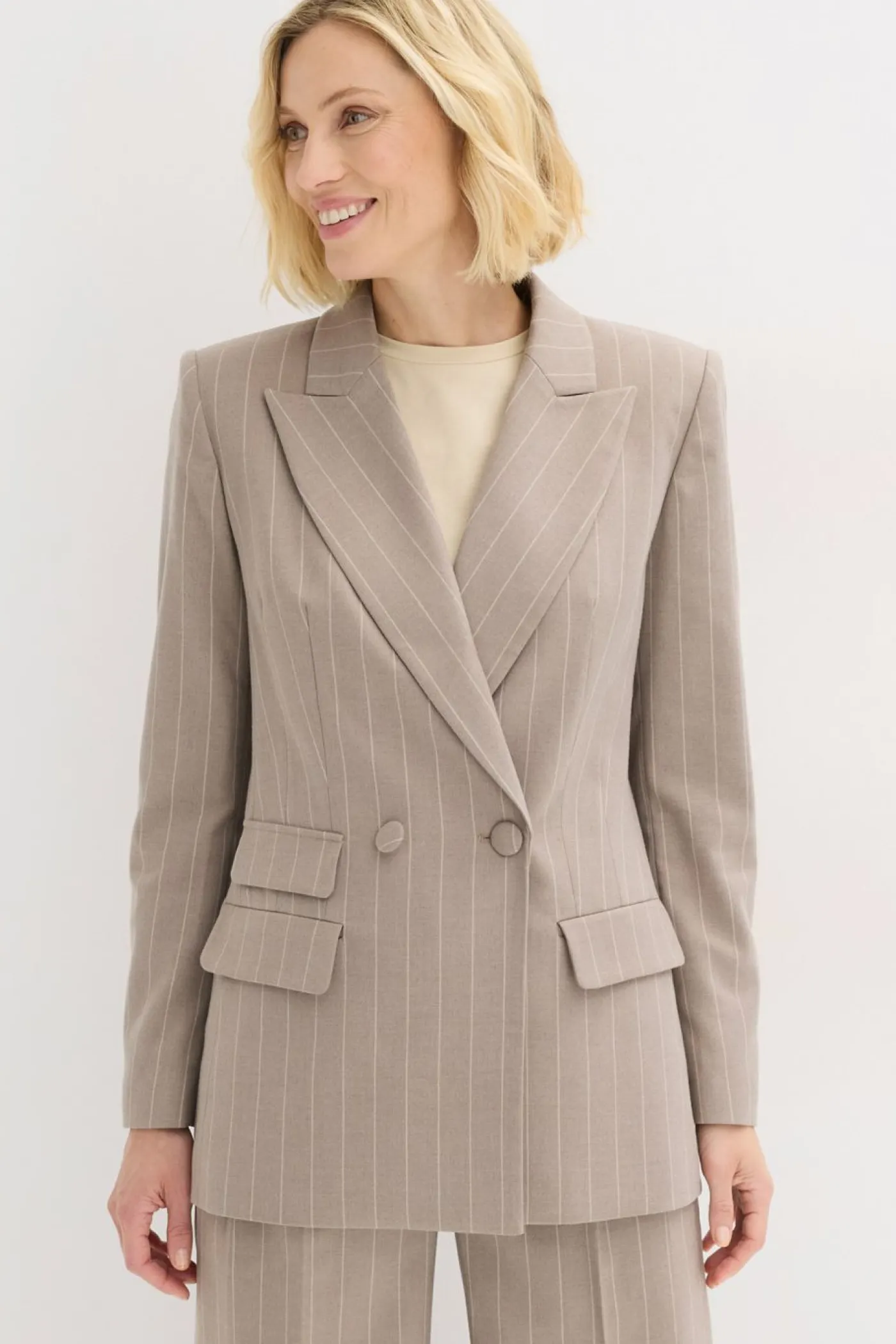 bonprix bonprix Blazers>Americana de raya diplomática Marrón grisáceo/blanco perla de rayas