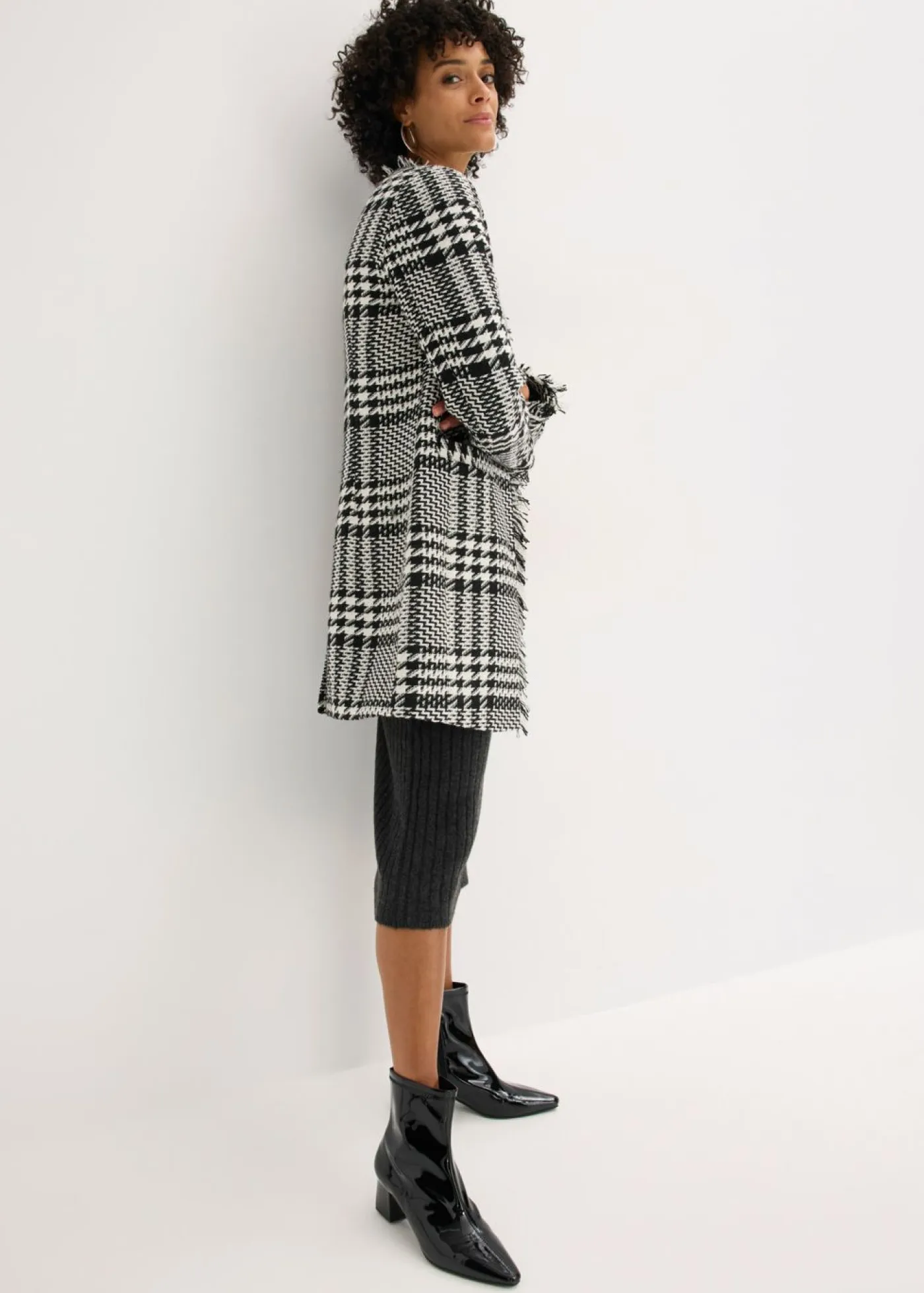 bonprix bonprix Blazers>Americana larga de bouclé Negro-blanco lana a cuadros