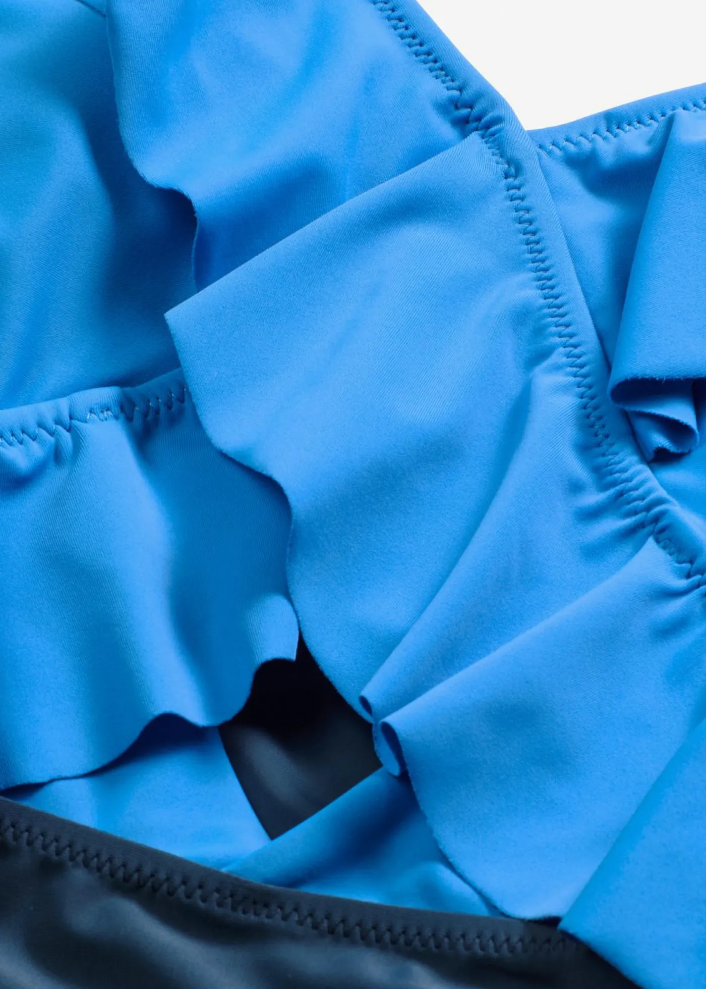 bonprix bonprix Ropa Para Ir A La Playa|Novedades>Bañador con abertura y volantes Azul acero/azul marino