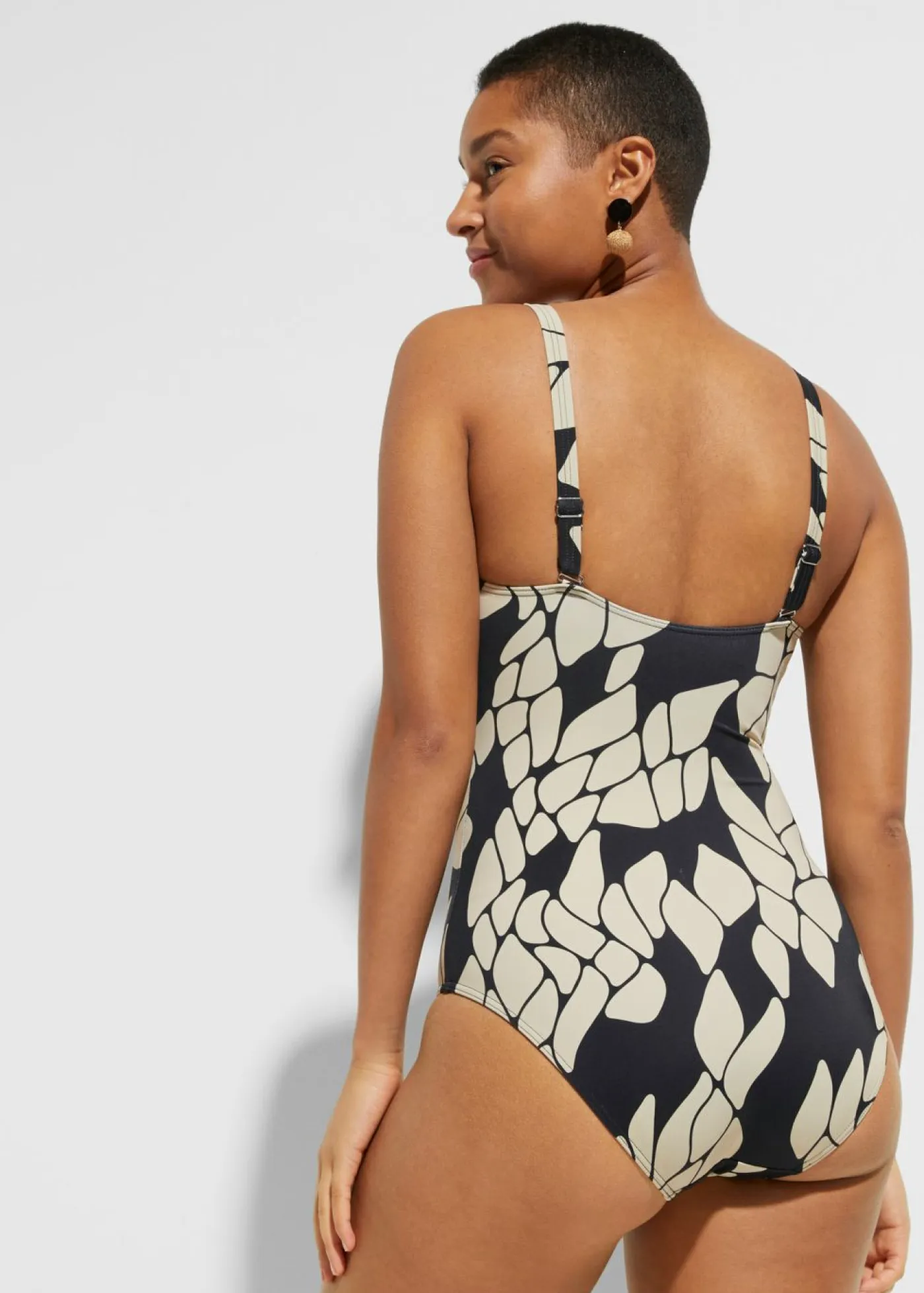 bonprix bonprix Vestidos Moldeadores|Bañadores>Bañador con efecto moldeador medio y escote en V Negro-beige