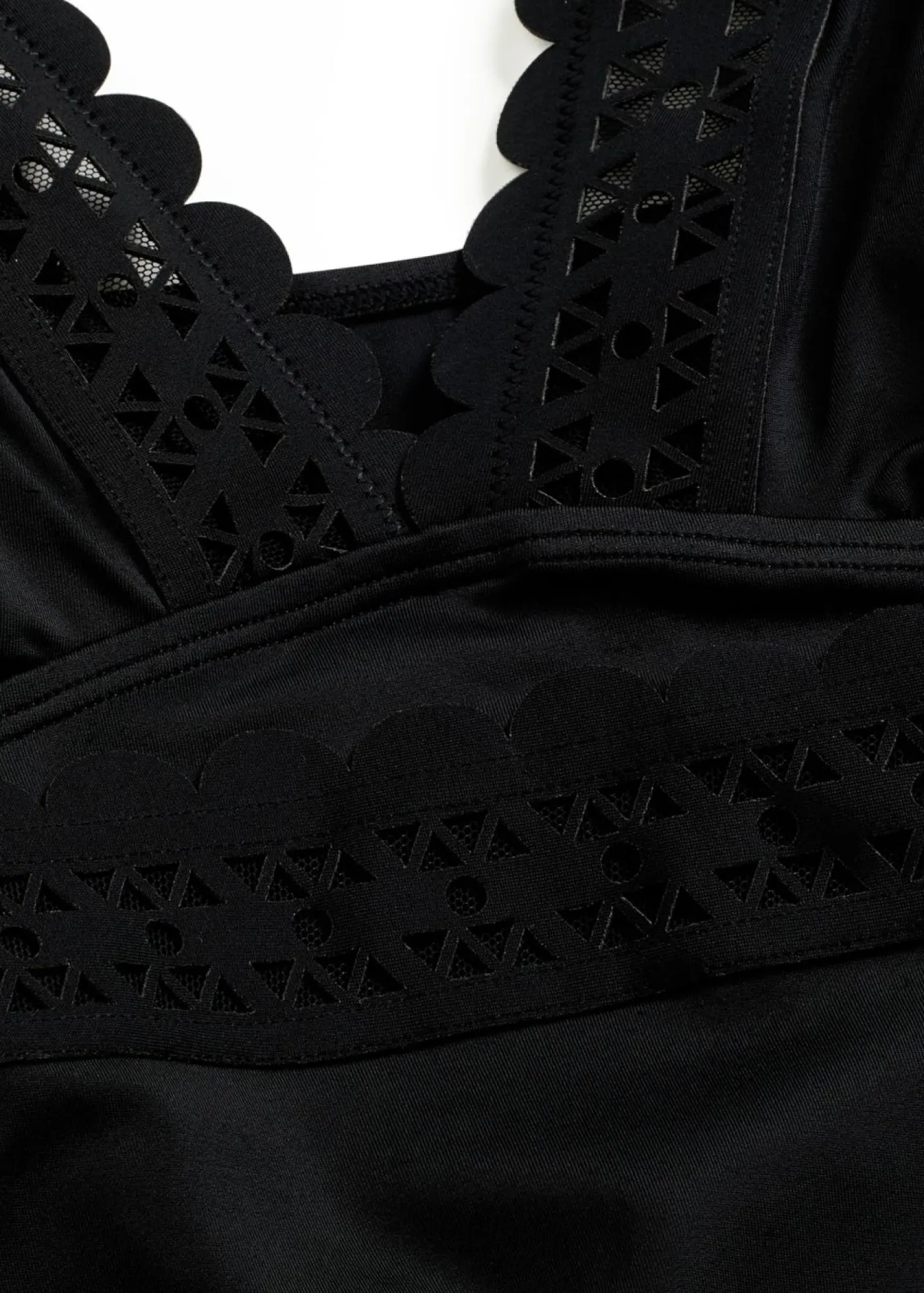 bonprix bonprix Bañadores>Bañador con insertos cortados con láser Negro