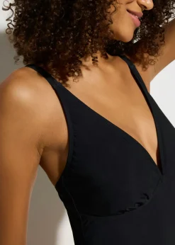 Mujer bonprix bonprix Bañador con ligero efecto moldeador y escote en V