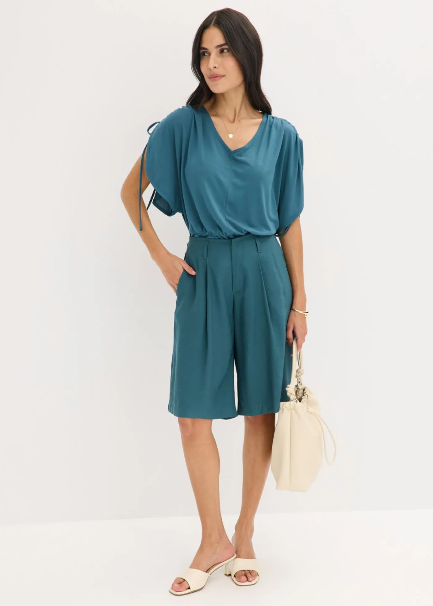 bonprix bonprix Shorts|Pantalones>Bermudas anchas con pinzas verde pimiento