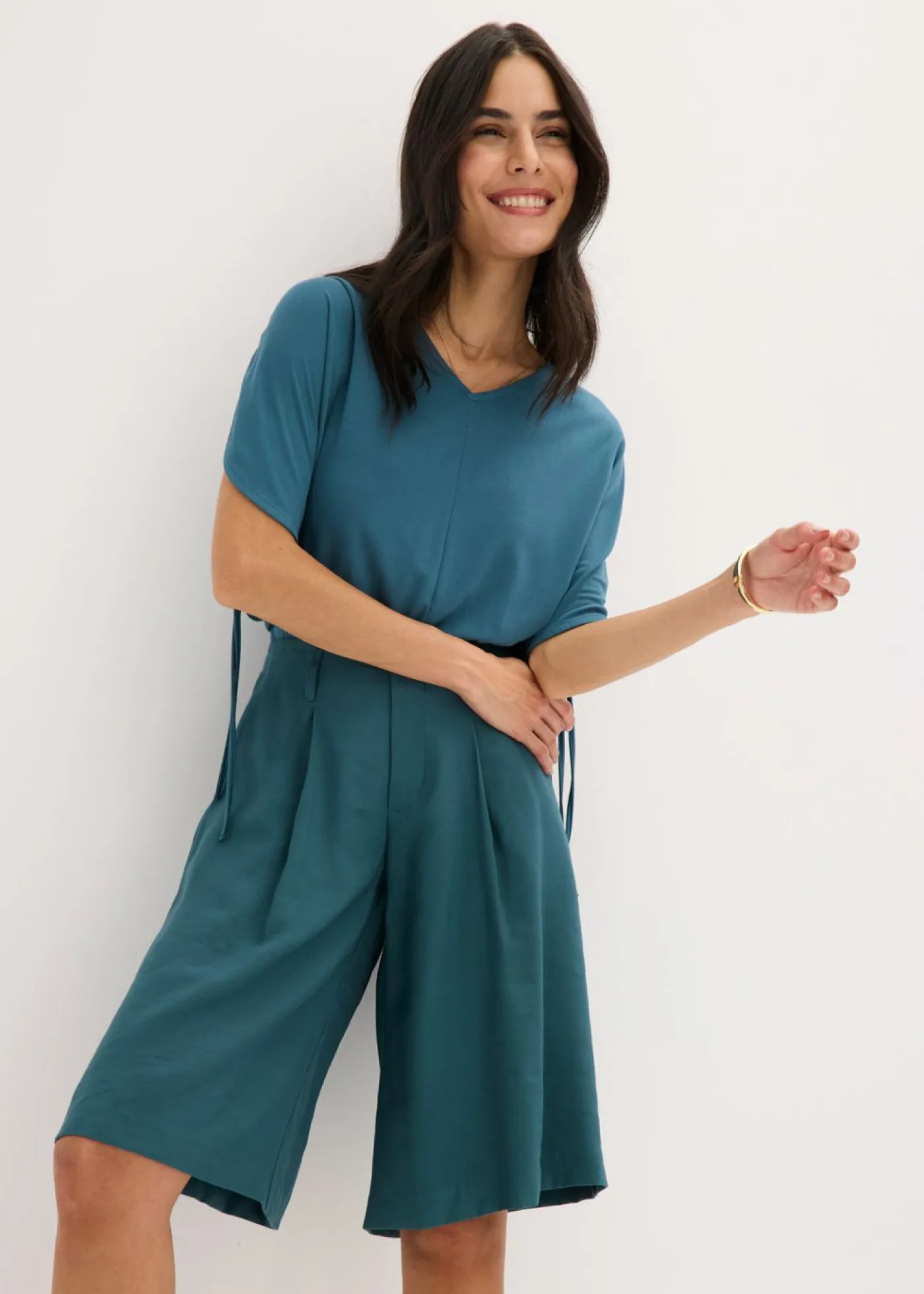 bonprix bonprix Shorts|Pantalones>Bermudas anchas con pinzas verde pimiento