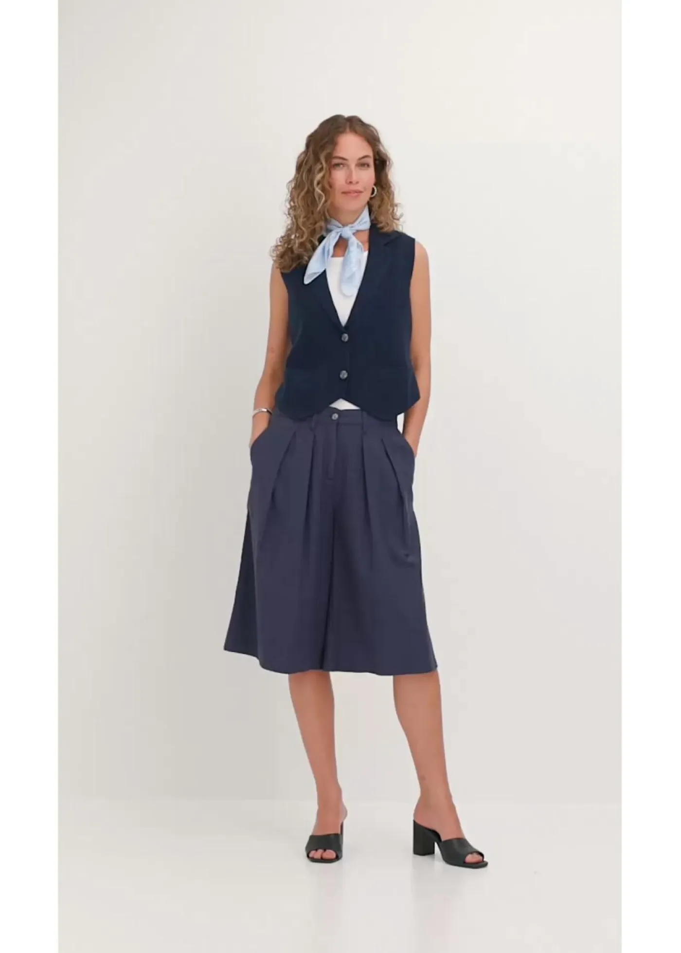 bonprix bonprix Shorts|Pantalones>Bermudas con pinzas negro-índigo moteado