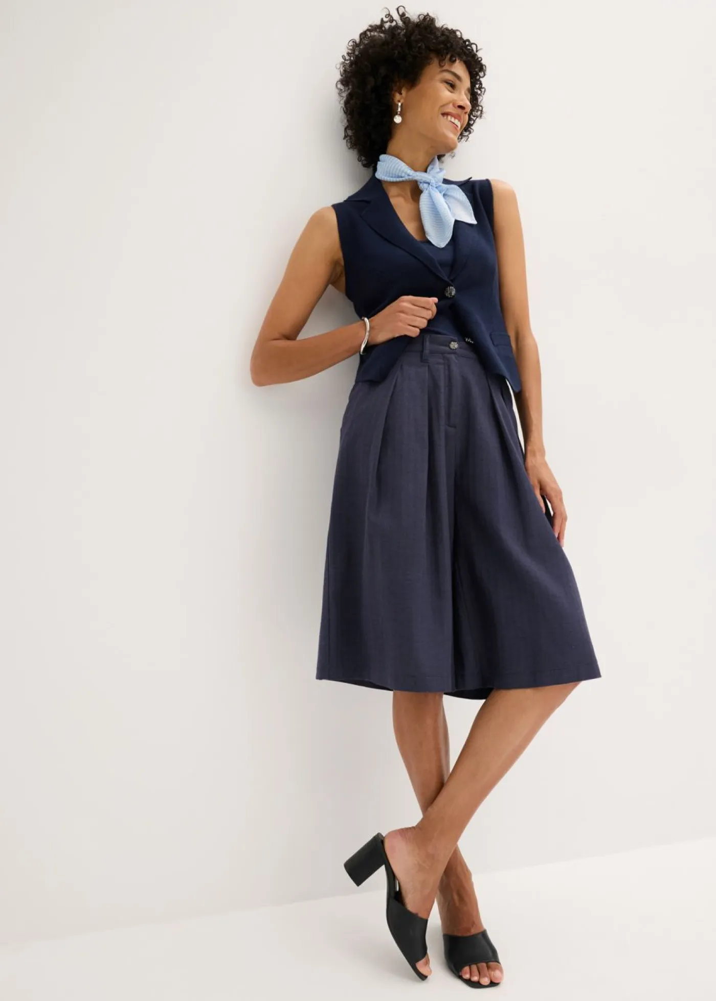 bonprix bonprix Shorts|Pantalones>Bermudas con pinzas negro-índigo moteado