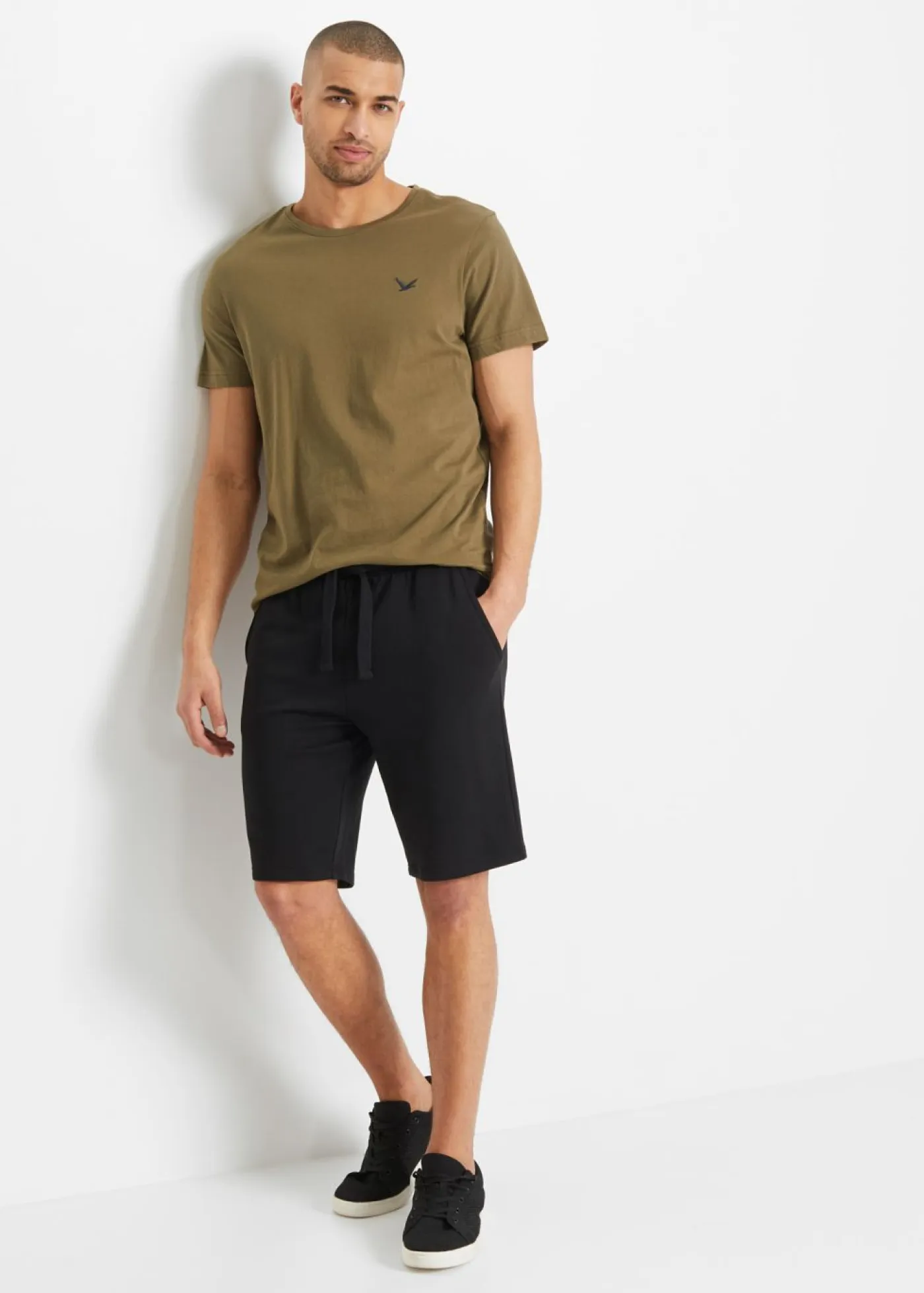 bonprix bonprix Shorts|Básicos En Rebajas>Bermudas de chándal Negro