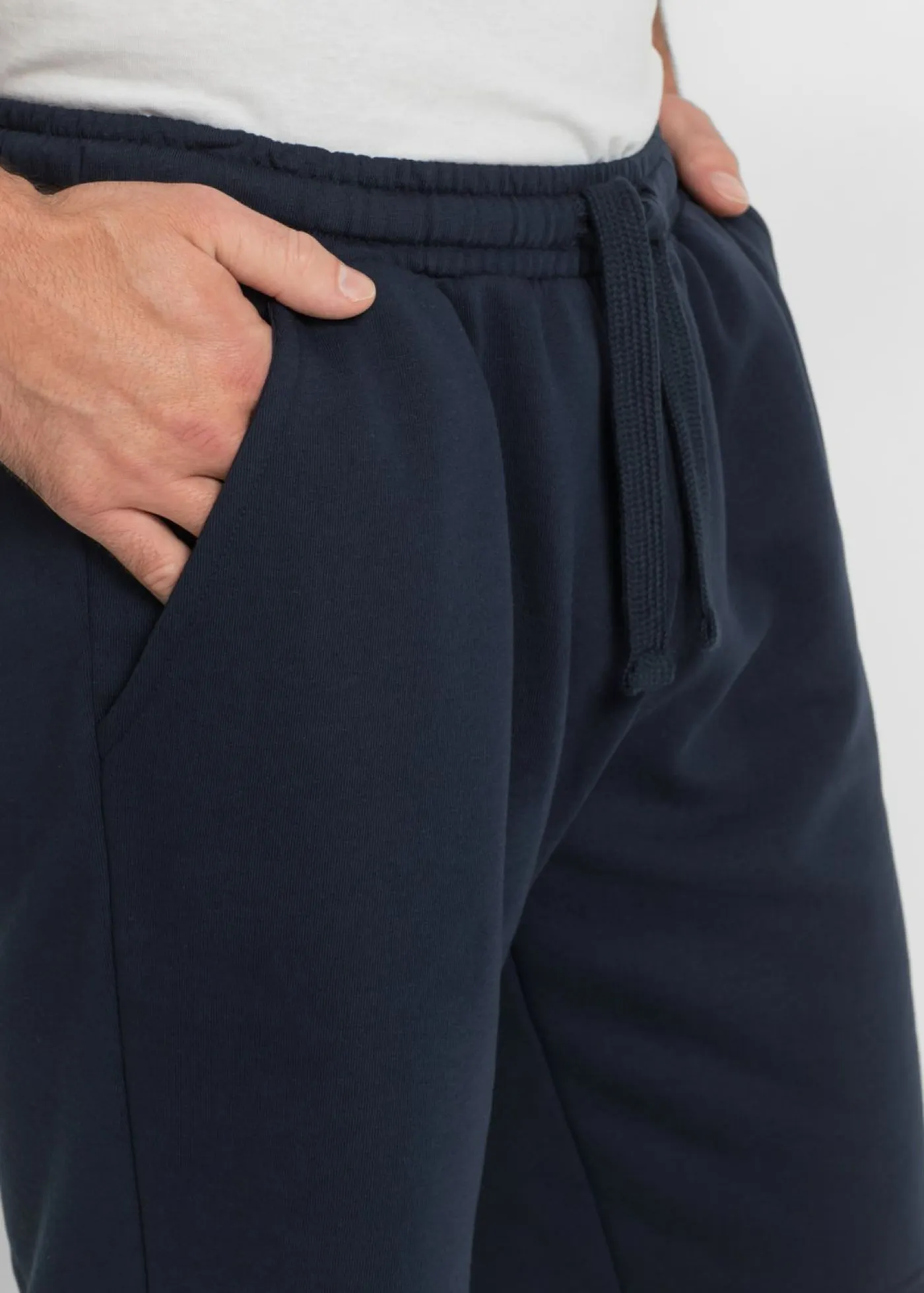 bonprix bonprix Shorts|Básicos En Rebajas>Bermudas de chándal Azul marino