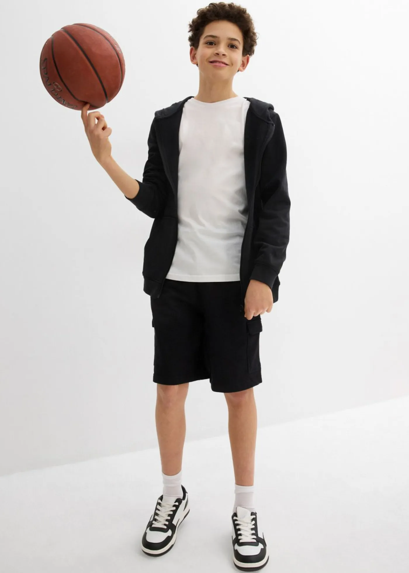 Niños bonprix bonprix Bermudas de chándal de algodón orgánico puro con bolsillos tipo cargo