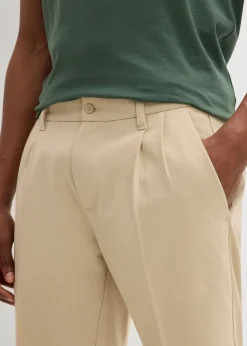 Hombre bonprix bonprix Bermudas tipo chino con pinzas y corte recto