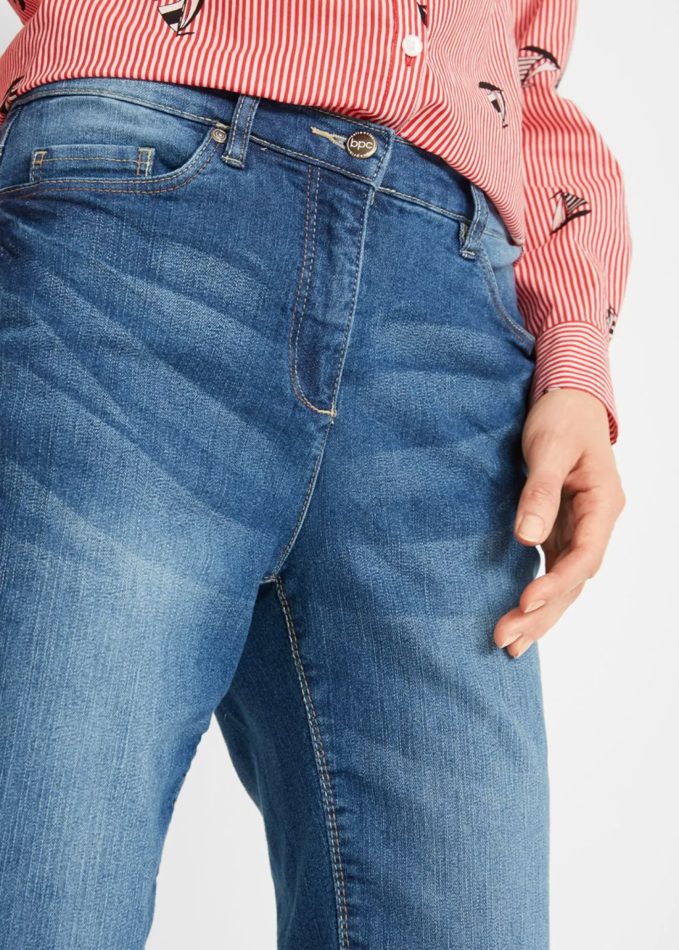 bonprix bonprix Shorts|Vaqueros>Bermudas vaqueras, elásticas, con bajo enrollado Vaquero azul