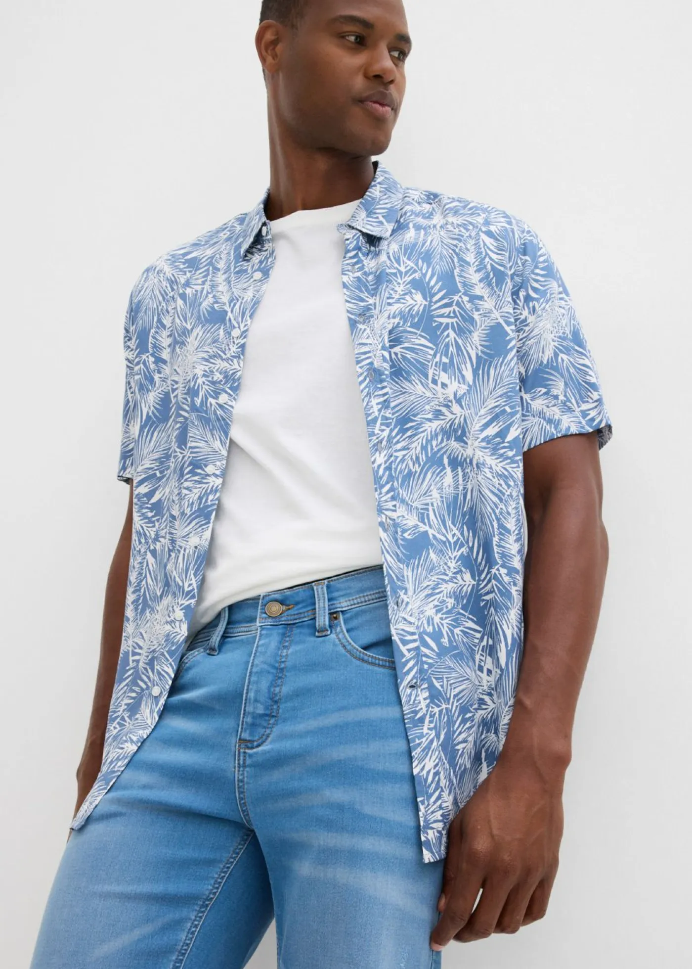 Hombre bonprix bonprix Bermudas vaqueras tipo chándal con corte holgado y regular