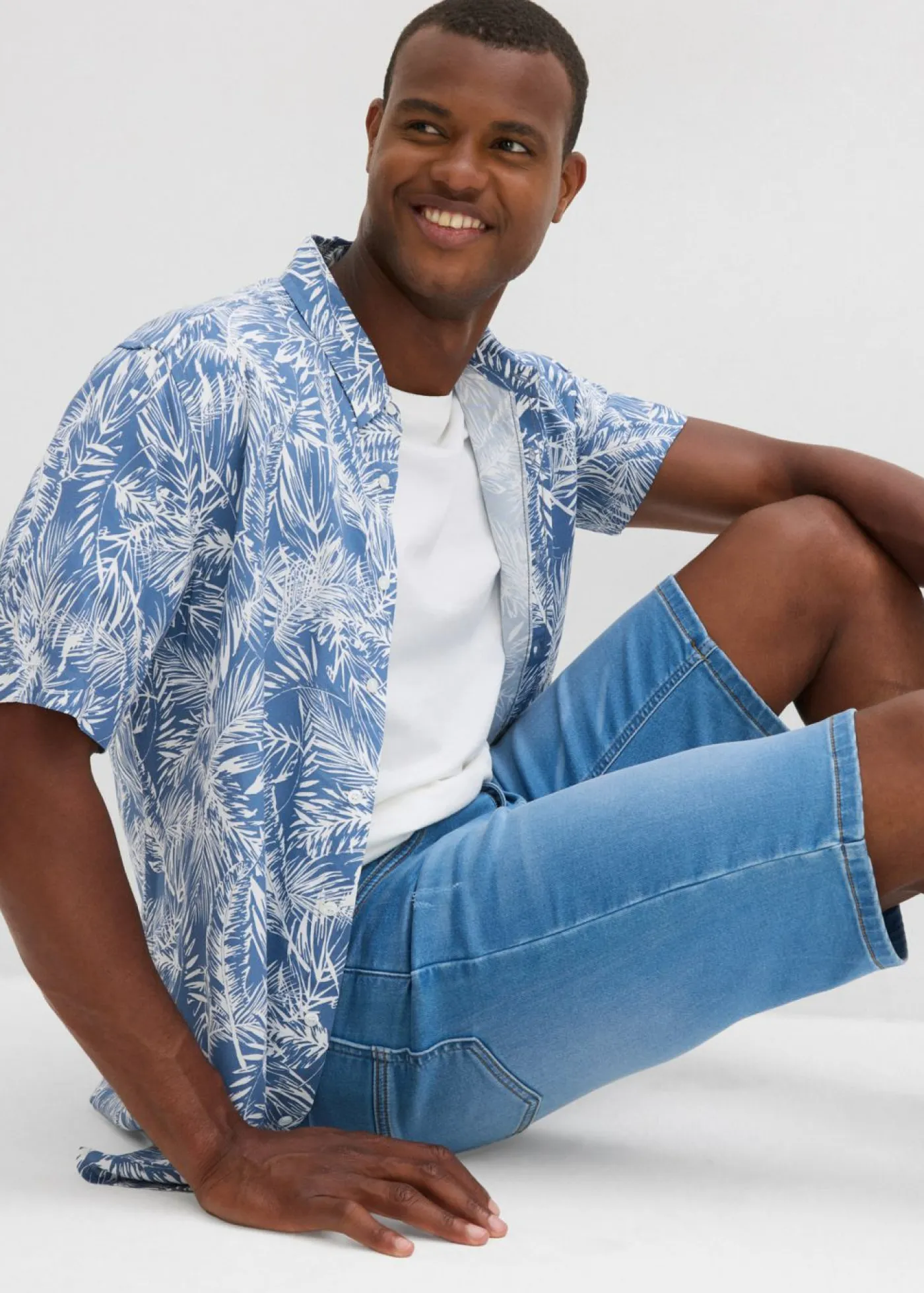 Hombre bonprix bonprix Bermudas vaqueras tipo chándal con corte holgado y regular