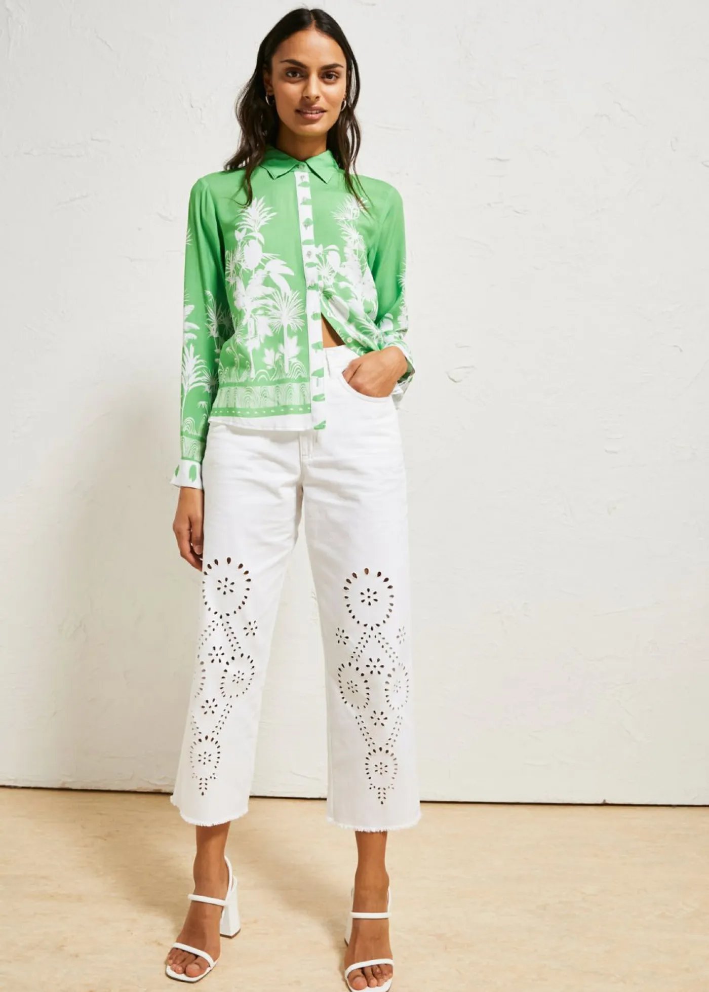 bonprix bonprix Camisas Y Blusas>Blusa asimétrica de viscosa fluida Verde vibrante/blanco estampado