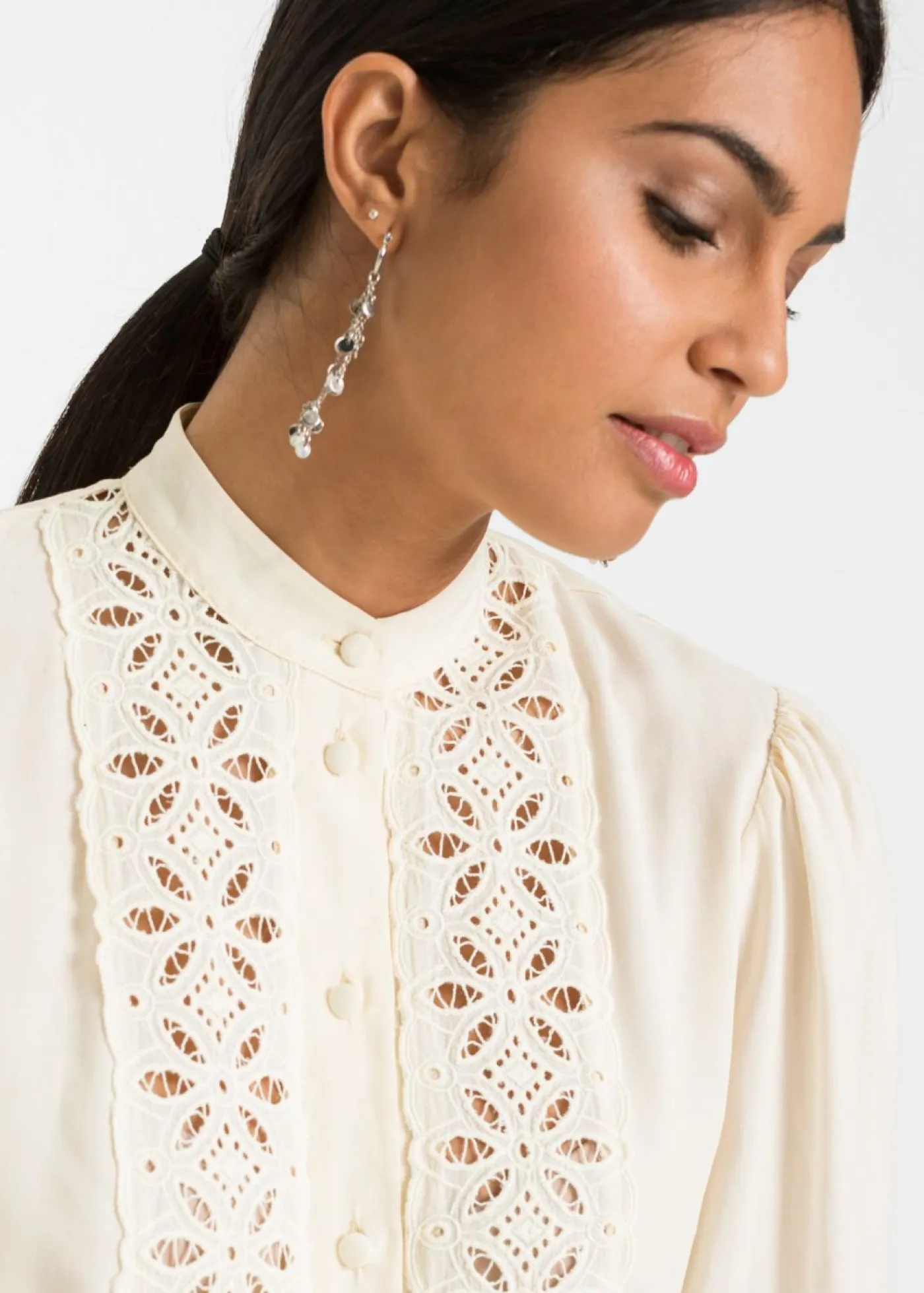 Mujer bonprix bonprix Blusa con encaje de mezcla suave de viscosa