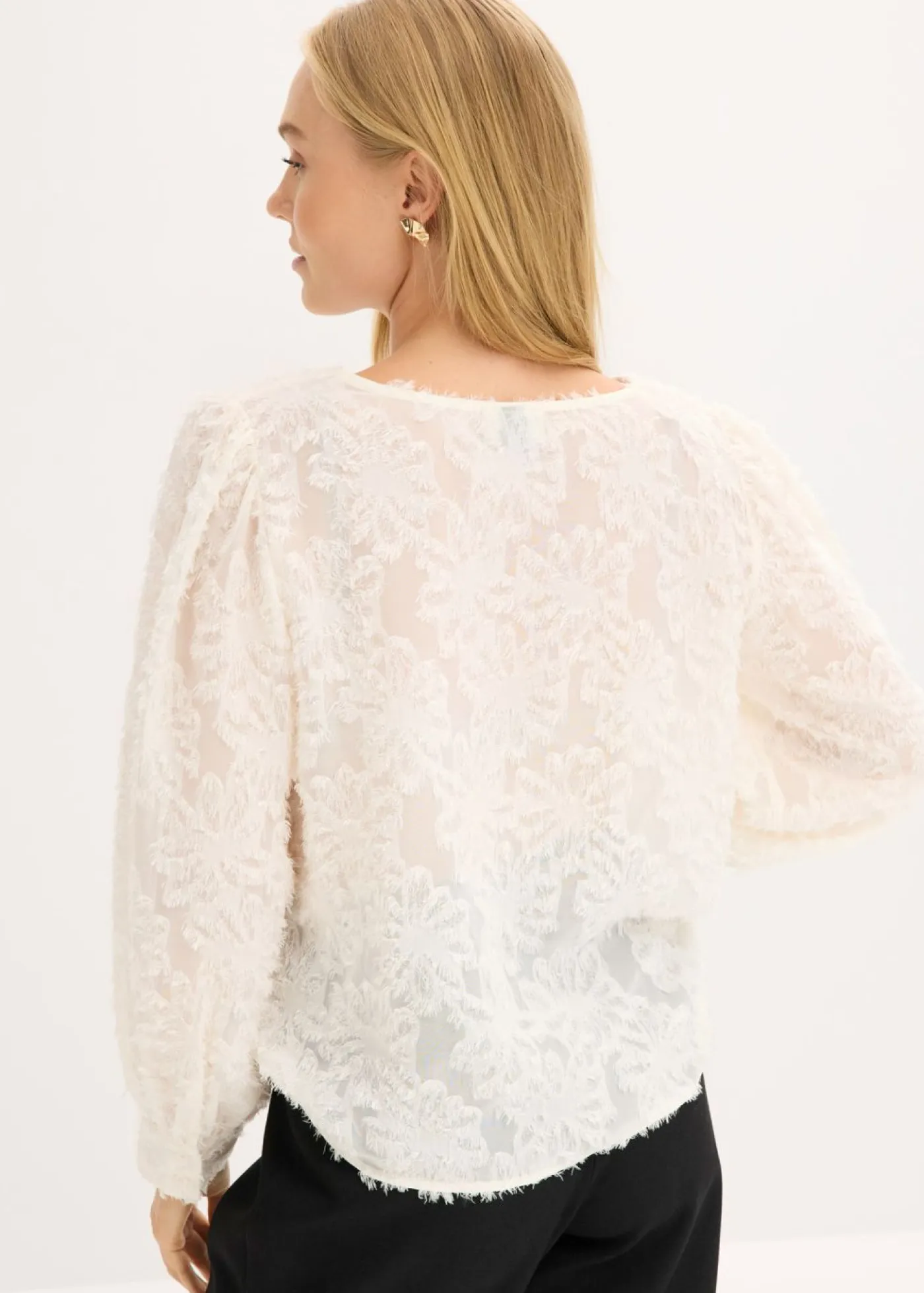 bonprix bonprix Camisas Y Blusas>Blusa con patrón de flores estructurado Crema