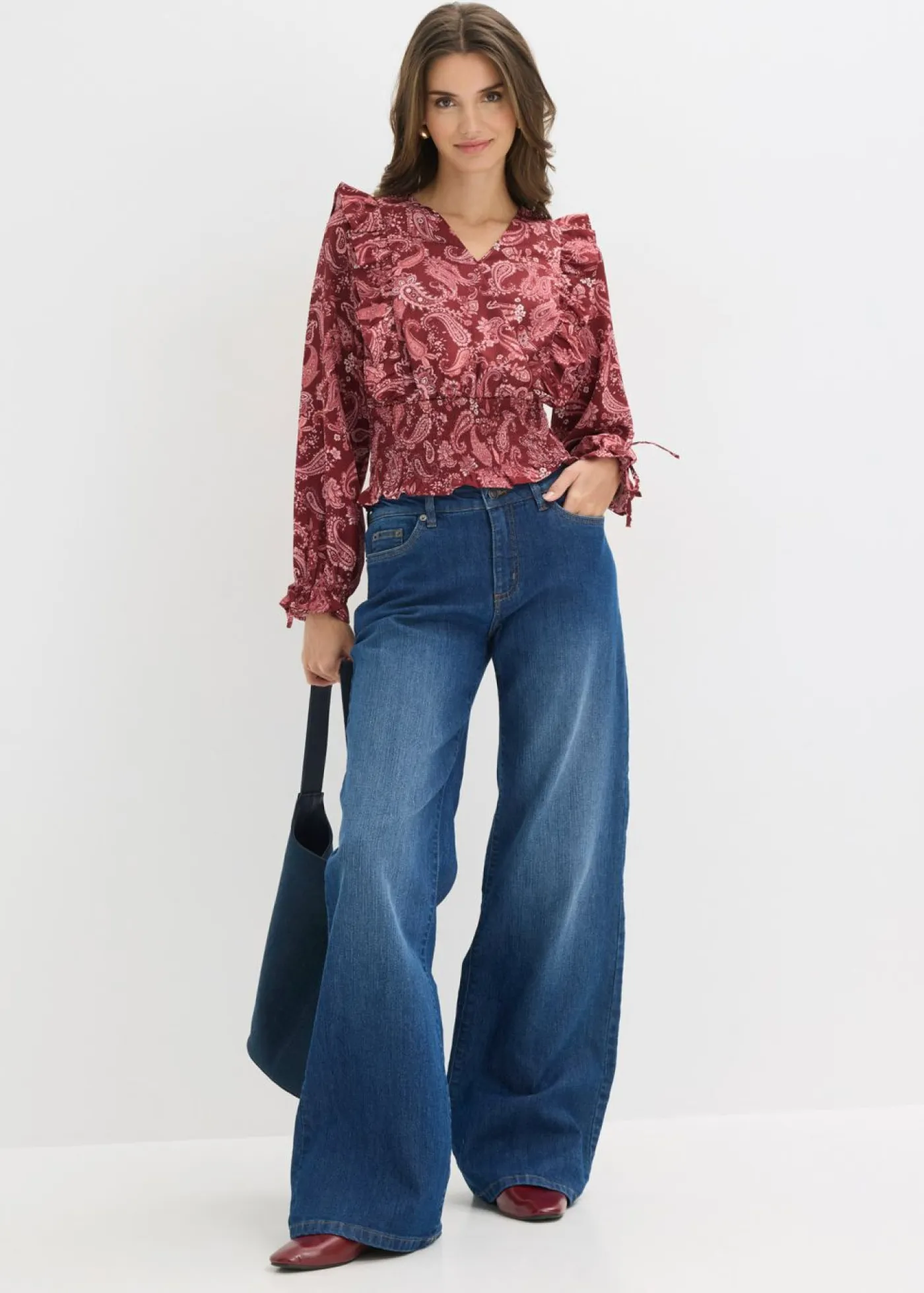 bonprix bonprix Camisas Y Blusas>Blusa con volantes y nido de abeja Rojo rubí con patrón paisley