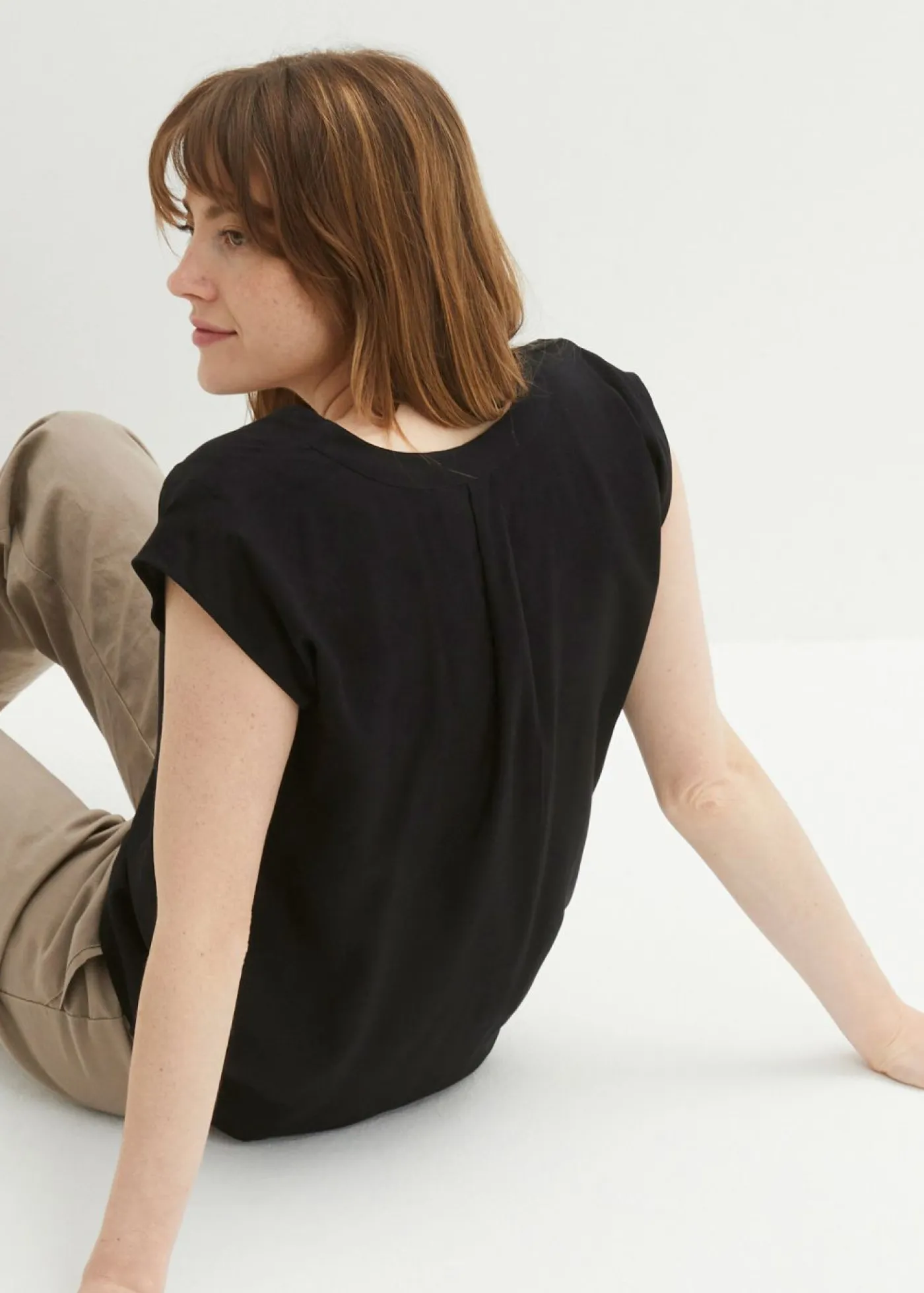 bonprix bonprix Camisas Y Blusas>Blusa de manga corta con escote en V Negro