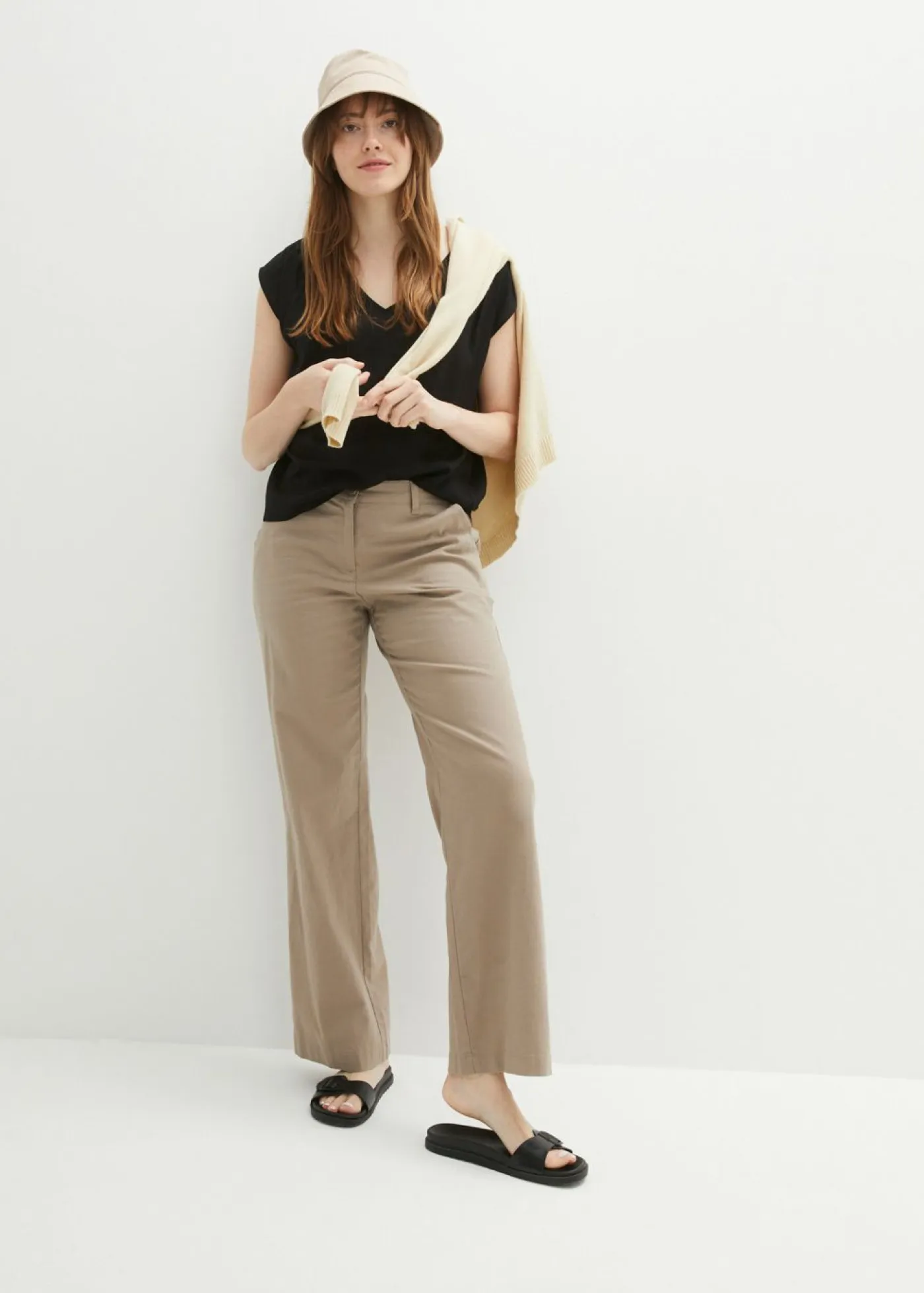 bonprix bonprix Camisas Y Blusas>Blusa de manga corta con escote en V Negro