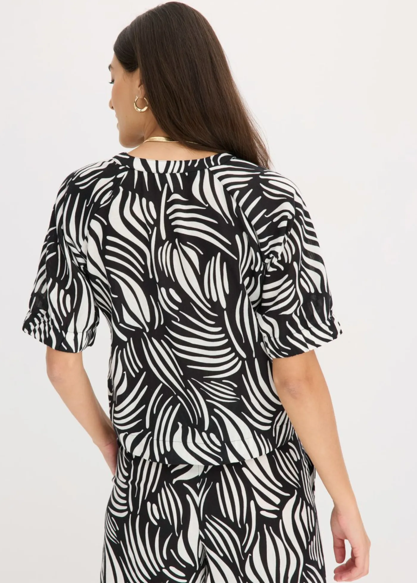 bonprix bonprix Camisas Y Blusas>Blusa de manga corta con aspecto de lino Negro-blanco lana