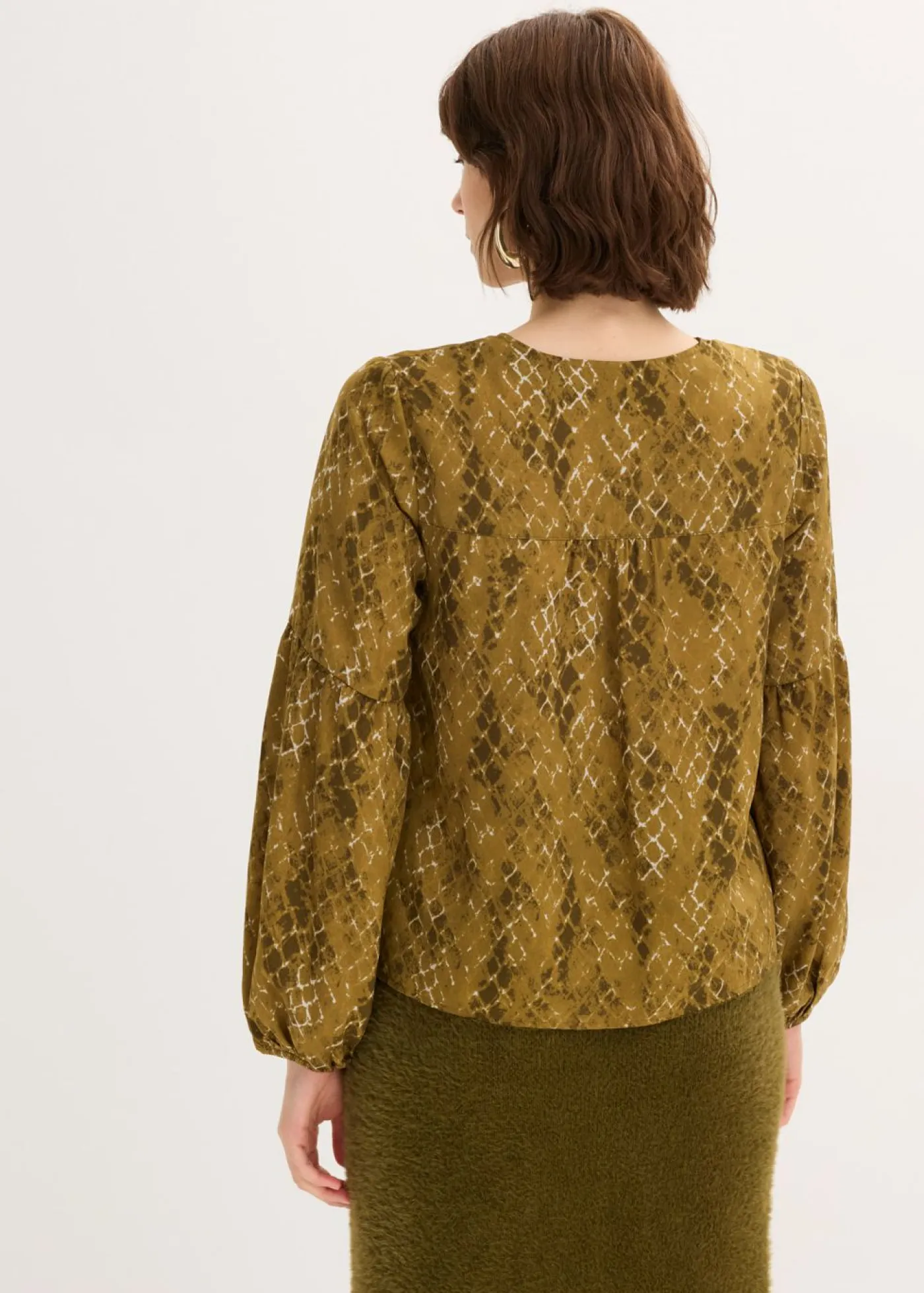 bonprix bonprix Camisas Y Blusas>Blusa de satén fluido verde oliva/verde tierra estampado