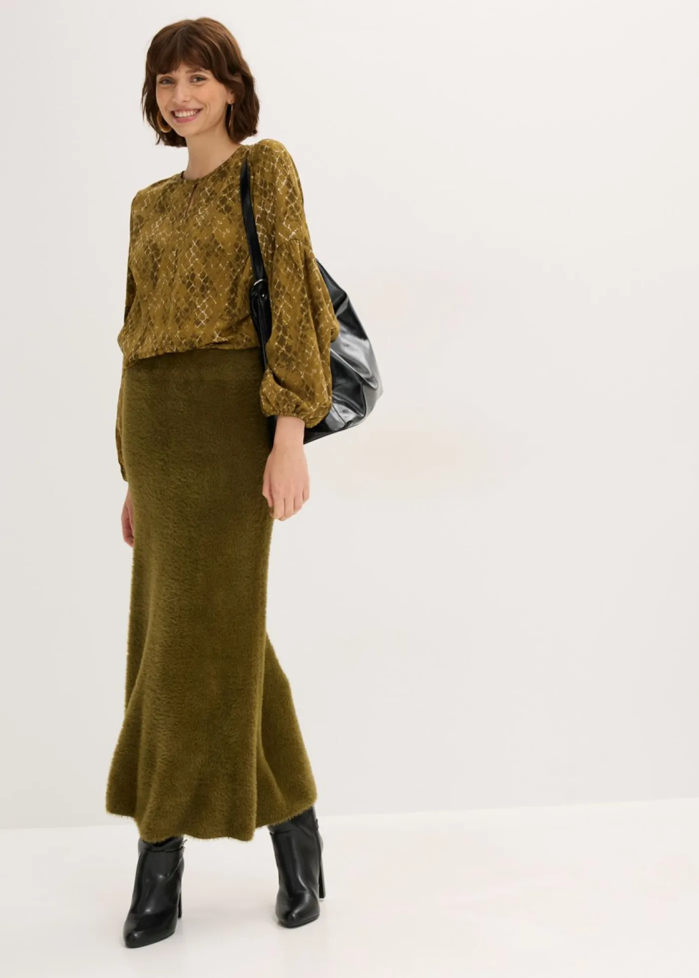 bonprix bonprix Camisas Y Blusas>Blusa de satén fluido verde oliva/verde tierra estampado