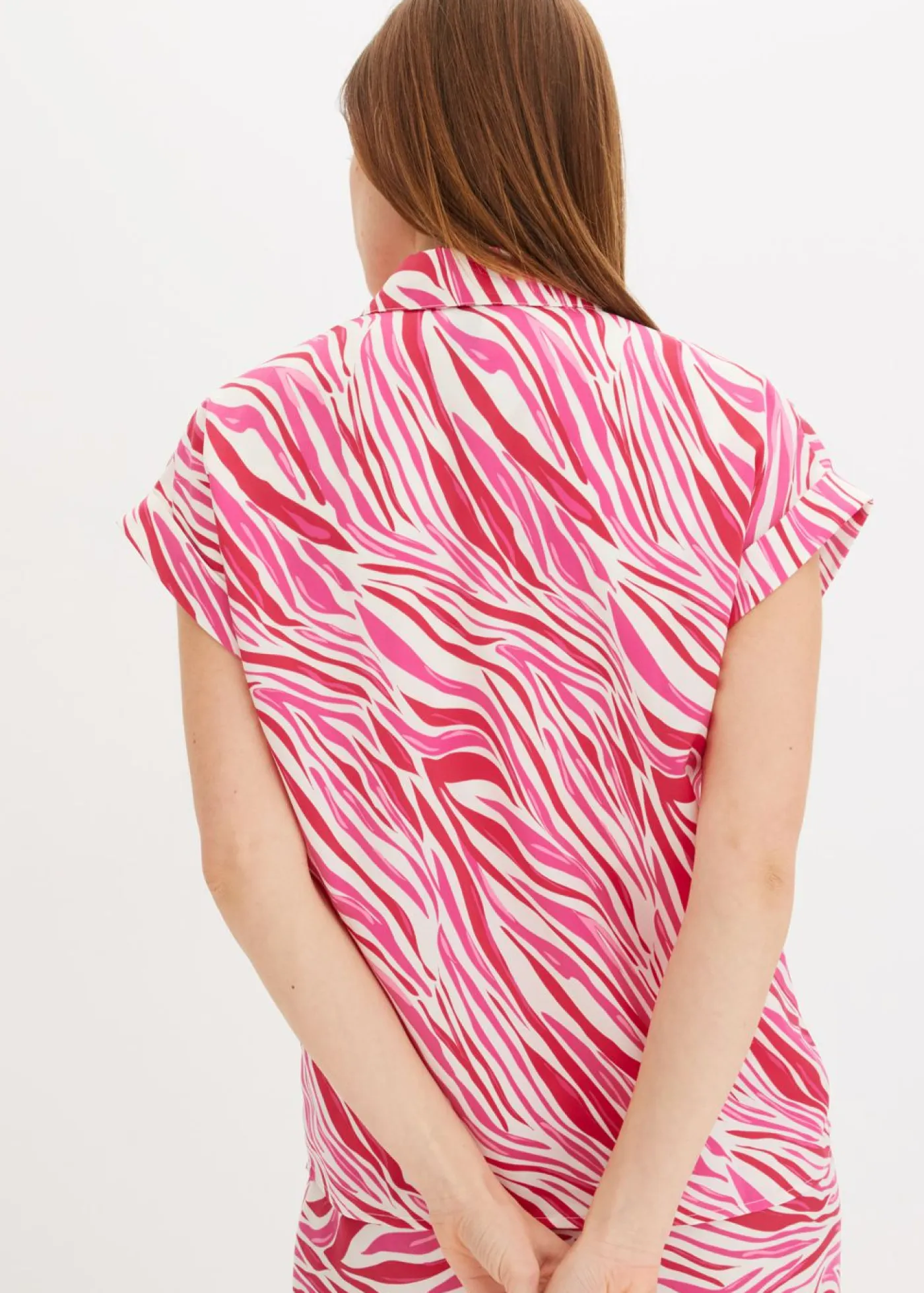 bonprix bonprix Conjuntos De Ropa|Camisas Y Blusas>Blusa de satén fluido crema/rosa con estampado gráfico