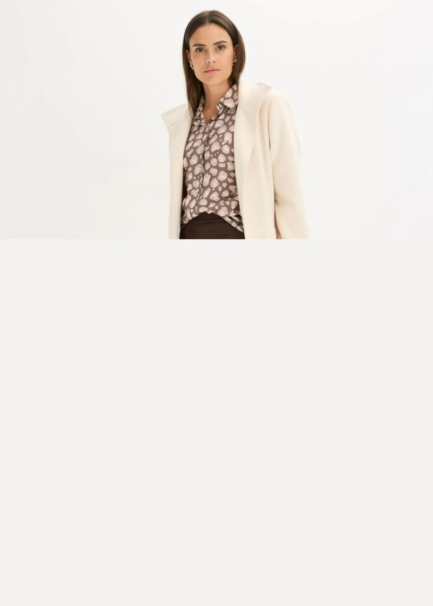 bonprix bonprix Camisas Y Blusas>Blusa de viscosa con mangas tipo murciélago estampado leo marrón medio-piedra-gris guijarro