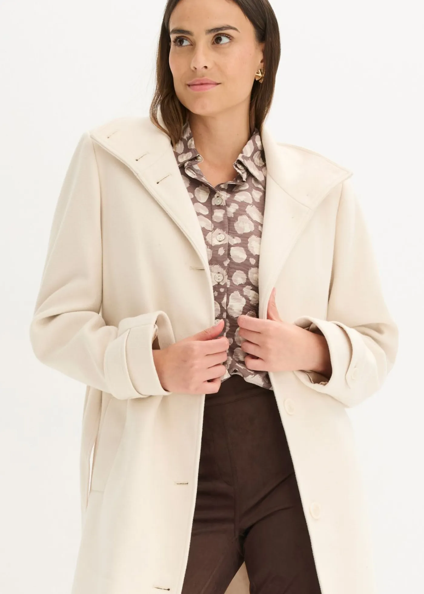 bonprix bonprix Camisas Y Blusas>Blusa de viscosa con mangas tipo murciélago estampado leo marrón medio-piedra-gris guijarro