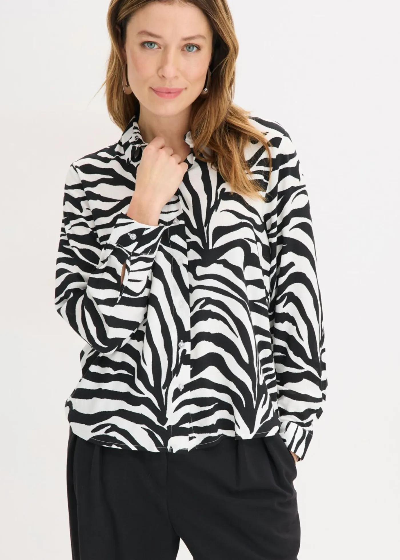 bonprix bonprix Camisas Y Blusas>Blusa de viscosa fluida estampado cebra negro-blanco.