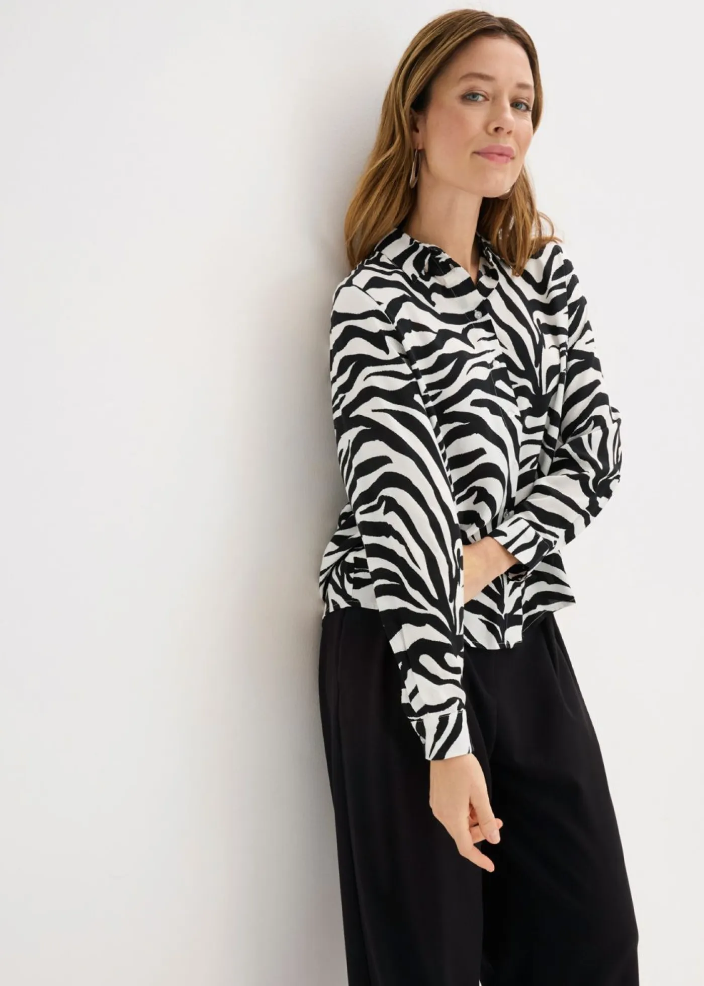 bonprix bonprix Camisas Y Blusas>Blusa de viscosa fluida estampado cebra negro-blanco.