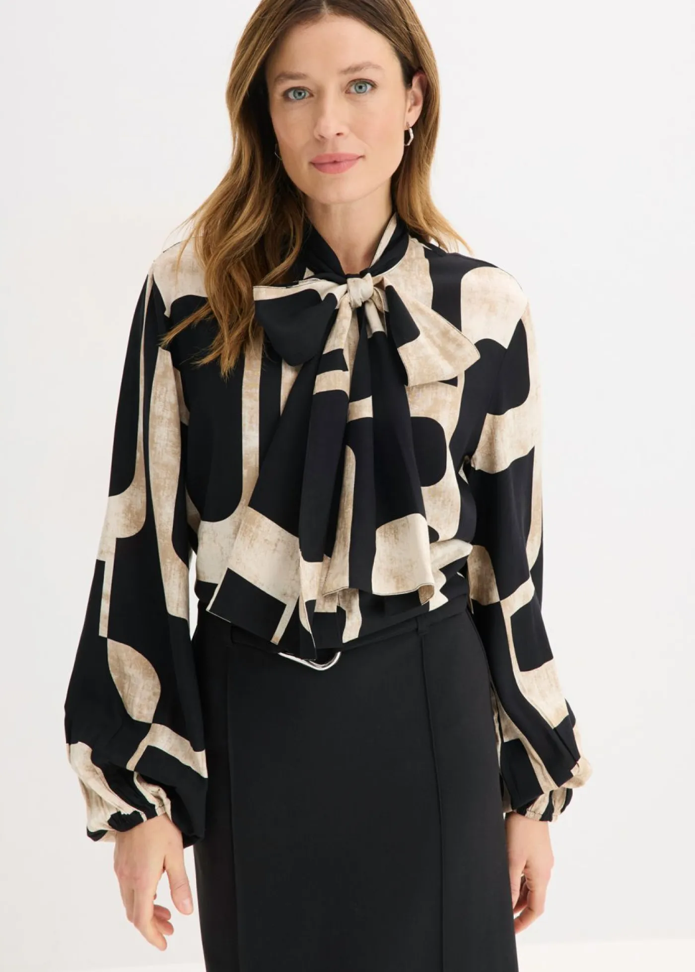 bonprix bonprix Camisas Y Blusas>Blusa de viscosa fluida Negro-crema