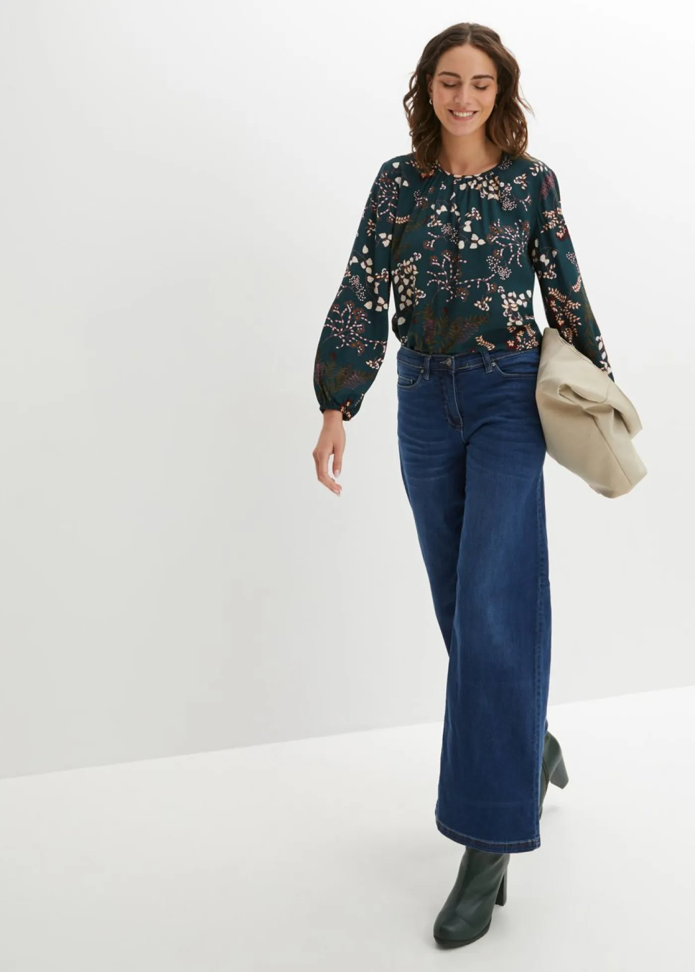 bonprix bonprix Camisas Y Blusas>Blusa de viscosa sostenible verde intenso con flores