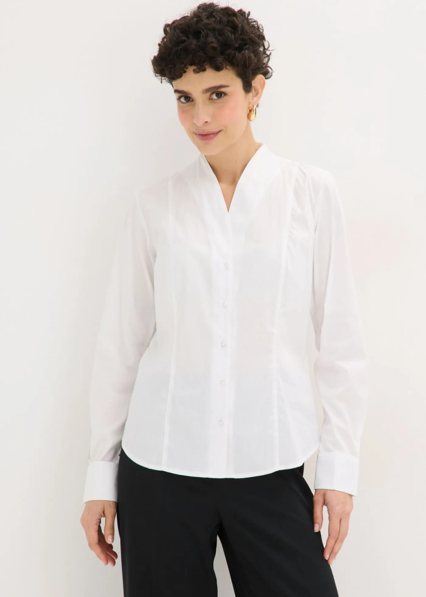 bonprix bonprix Camisas Y Blusas>Blusa elástica de popelín con cuello chimenea y ligera transparencia Blanco