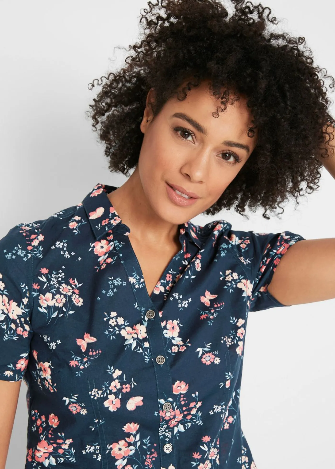 bonprix bonprix Camisas Y Blusas>Blusa estampada de manga corta Azul oscuro estampado