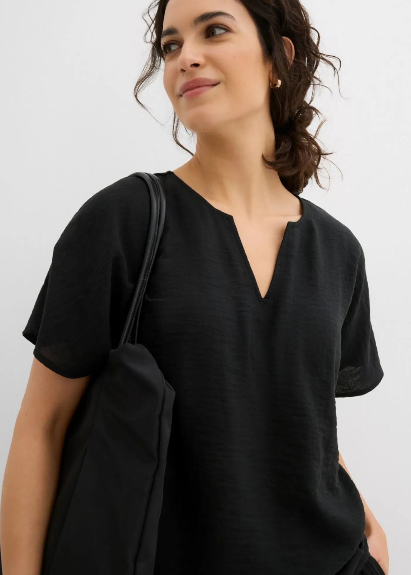 bonprix bonprix Camisas Y Blusas>Blusa holgada con dobladillo elástico Negro