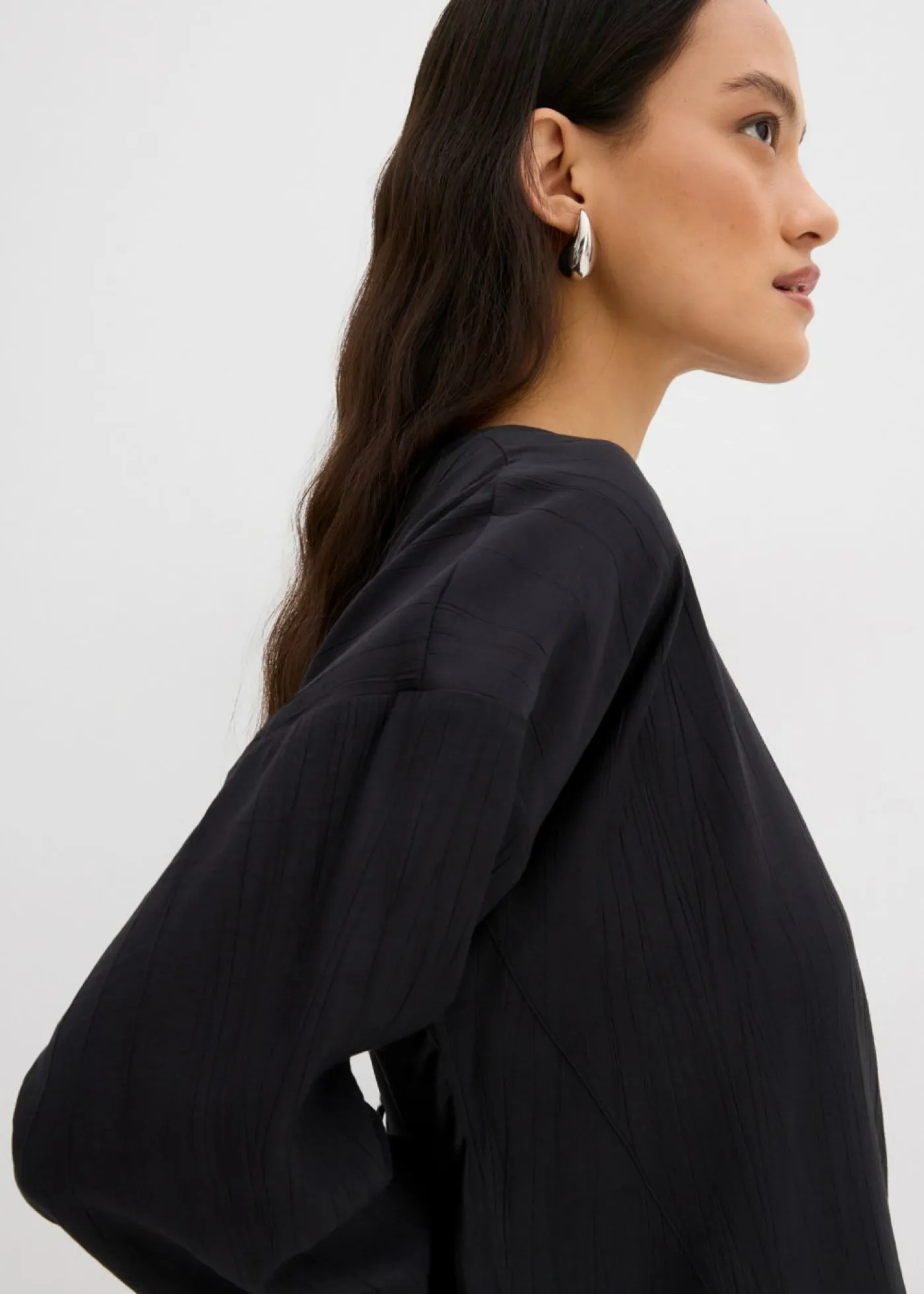 bonprix bonprix Conjuntos De Ropa|Esenciales>Blusa holgada tipo túnica de mezcla de viscosa arrugada con estructura Negro