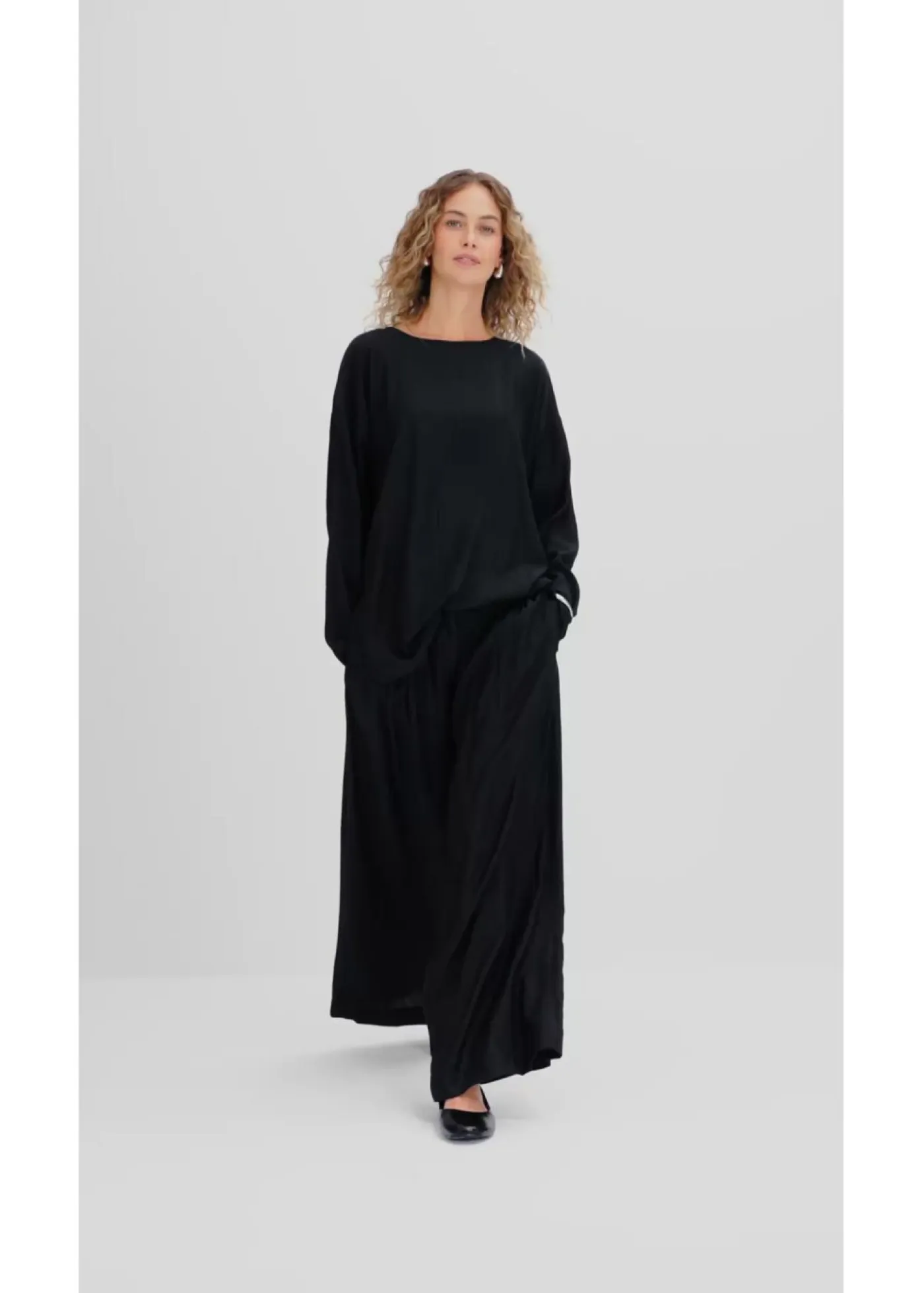 bonprix bonprix Conjuntos De Ropa|Esenciales>Blusa holgada tipo túnica de mezcla de viscosa arrugada con estructura Negro